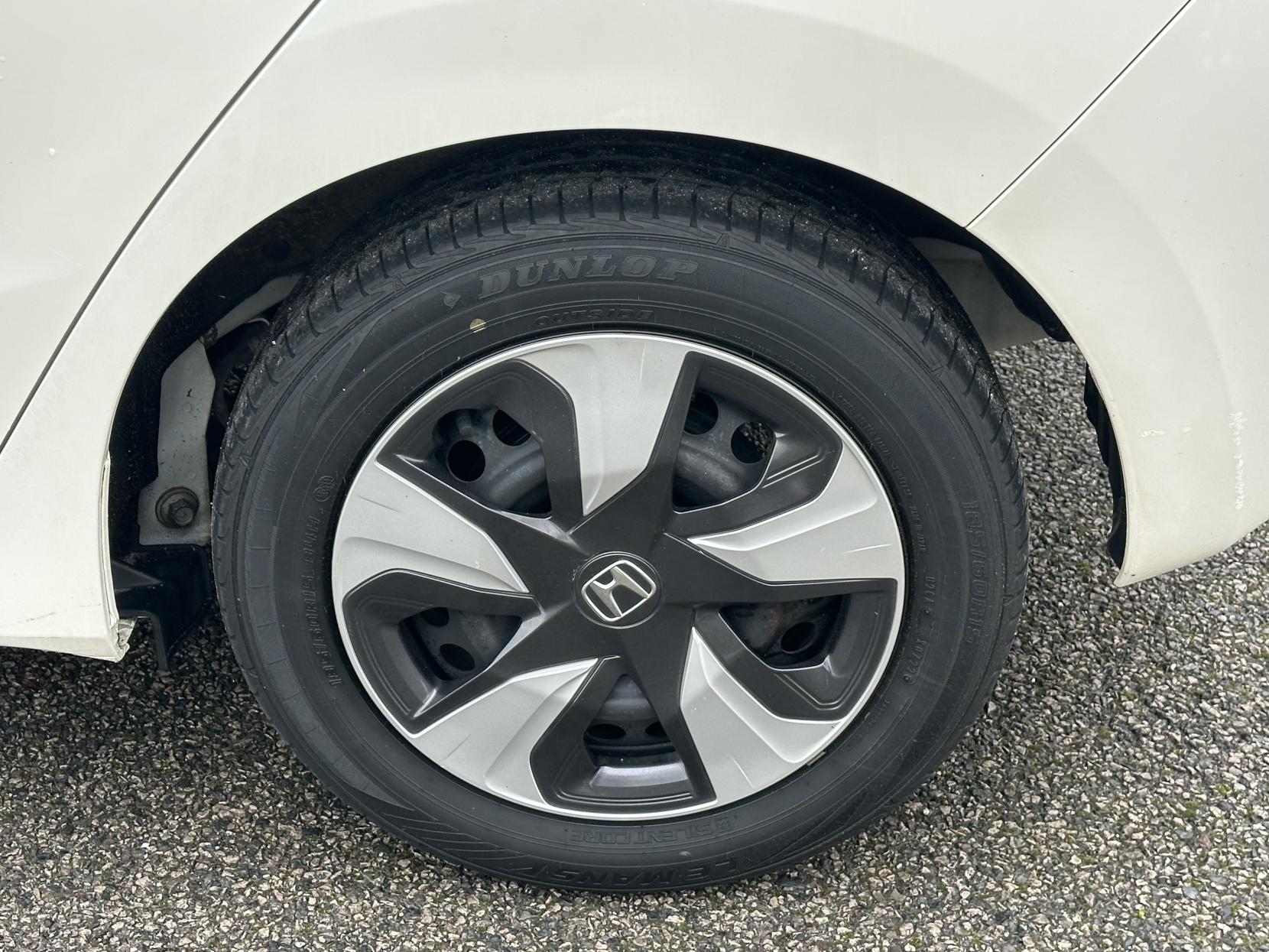 Honda Fit 1.5 2016 HONDA FIT 1.5 Hybrid Petrol Automatic Pearl White 5dr