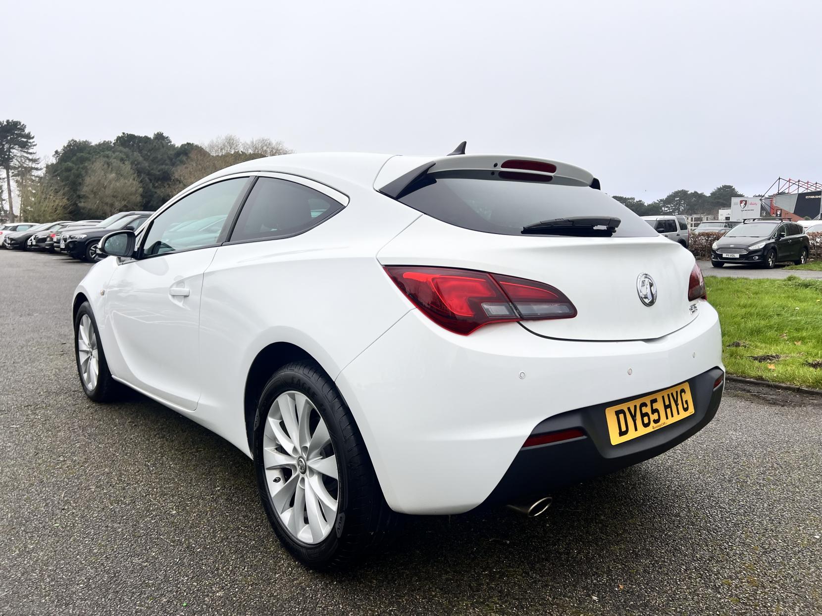 Vauxhall Astra GTC 1.4i Turbo SRi Coupe 3dr Petrol Manual Euro 6 (s/s) (140 ps)