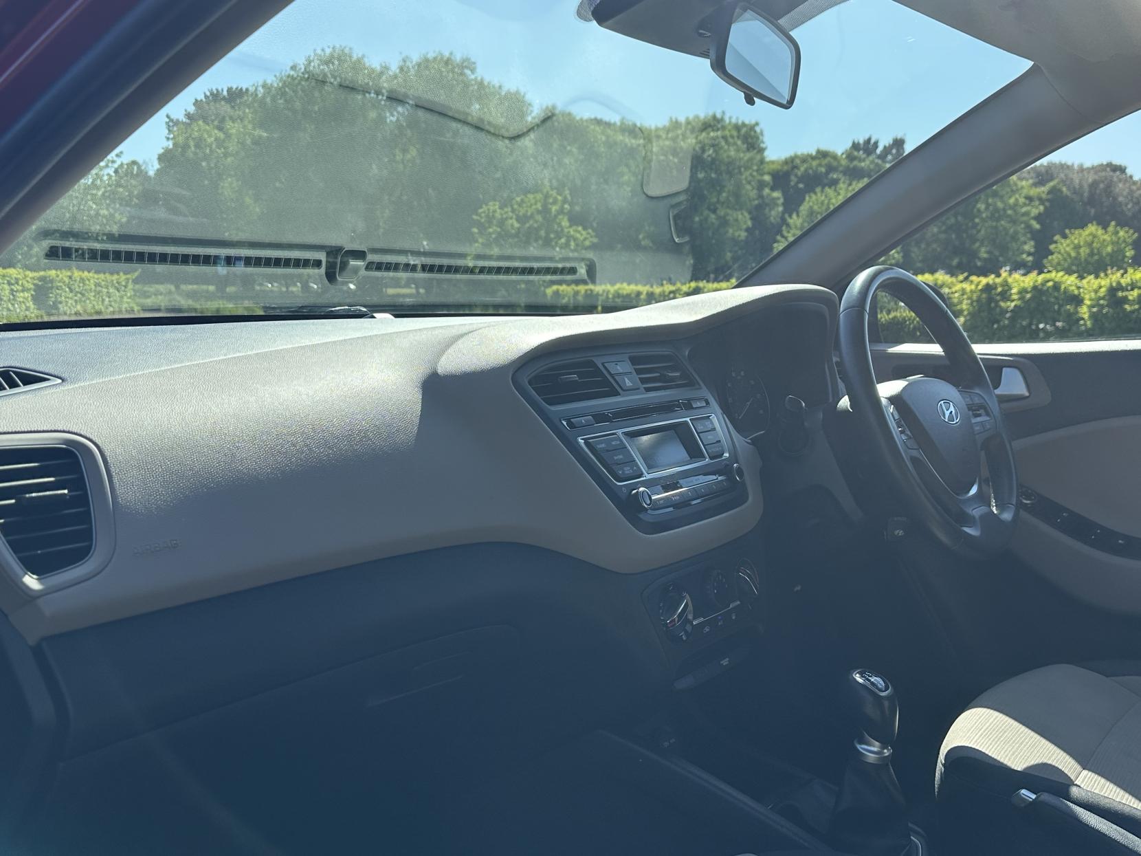 Hyundai i20 1.2 Blue Drive SE Hatchback 5dr Petrol Manual Euro 6 (s/s) (84 ps)