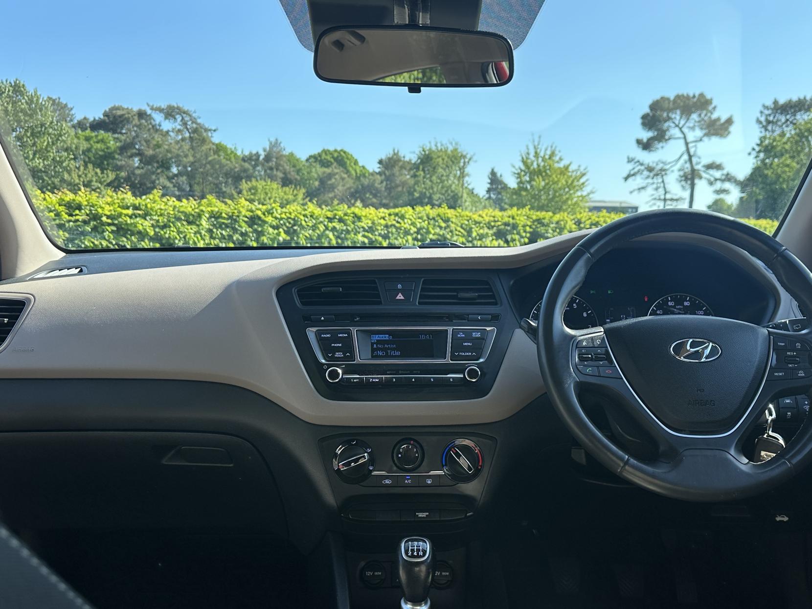 Hyundai i20 1.2 Blue Drive SE Hatchback 5dr Petrol Manual Euro 6 (s/s) (84 ps)