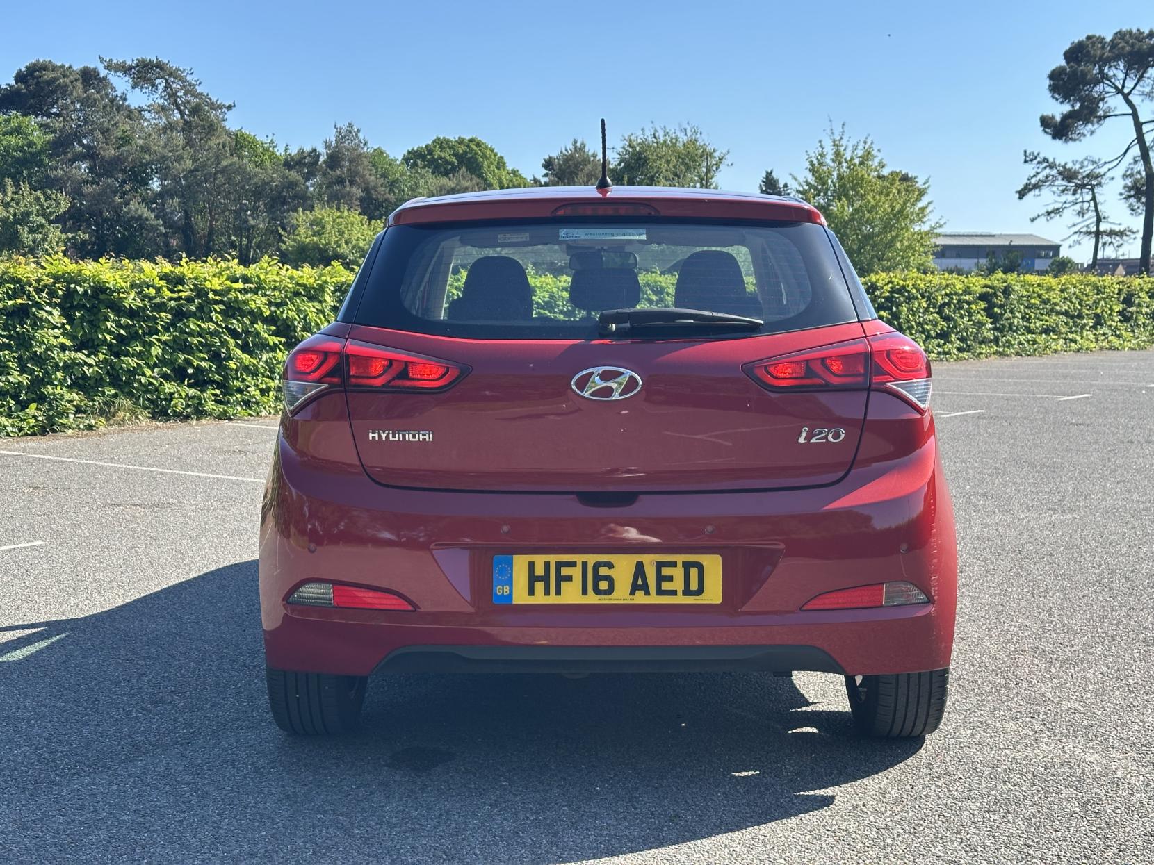 Hyundai i20 1.2 Blue Drive SE Hatchback 5dr Petrol Manual Euro 6 (s/s) (84 ps)