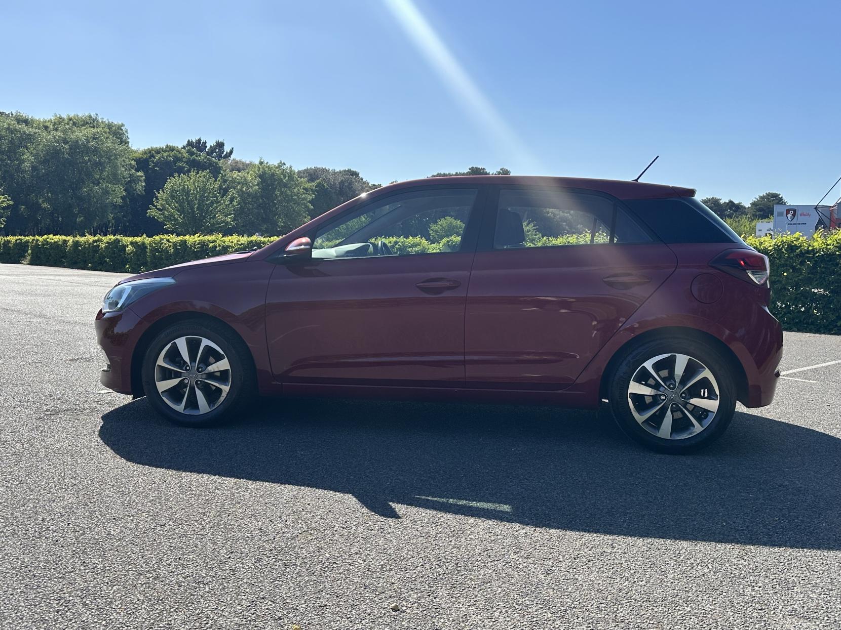 Hyundai i20 1.2 Blue Drive SE Hatchback 5dr Petrol Manual Euro 6 (s/s) (84 ps)