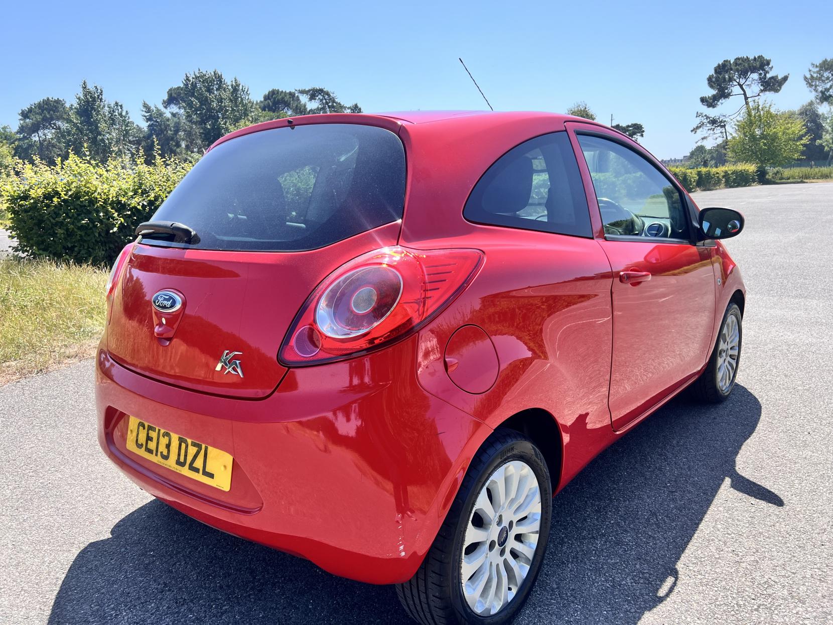 Ford Ka 1.2 Zetec Hatchback 3dr Petrol Manual Euro 5 (s/s) (69 ps)