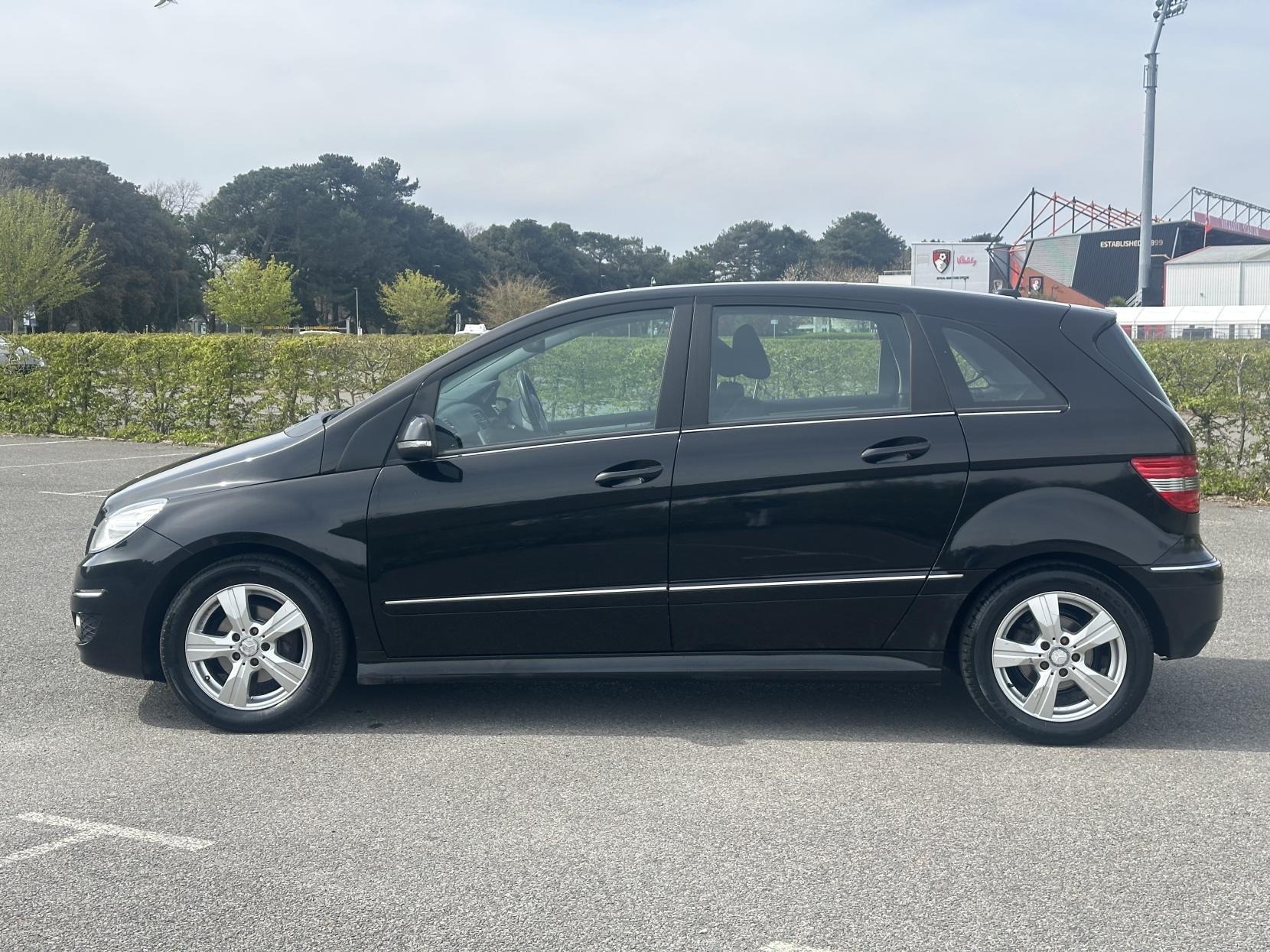 Mercedes-Benz B Class 1.5 B160 SE MPV 5dr Petrol CVT (166 g/km, 95 bhp)