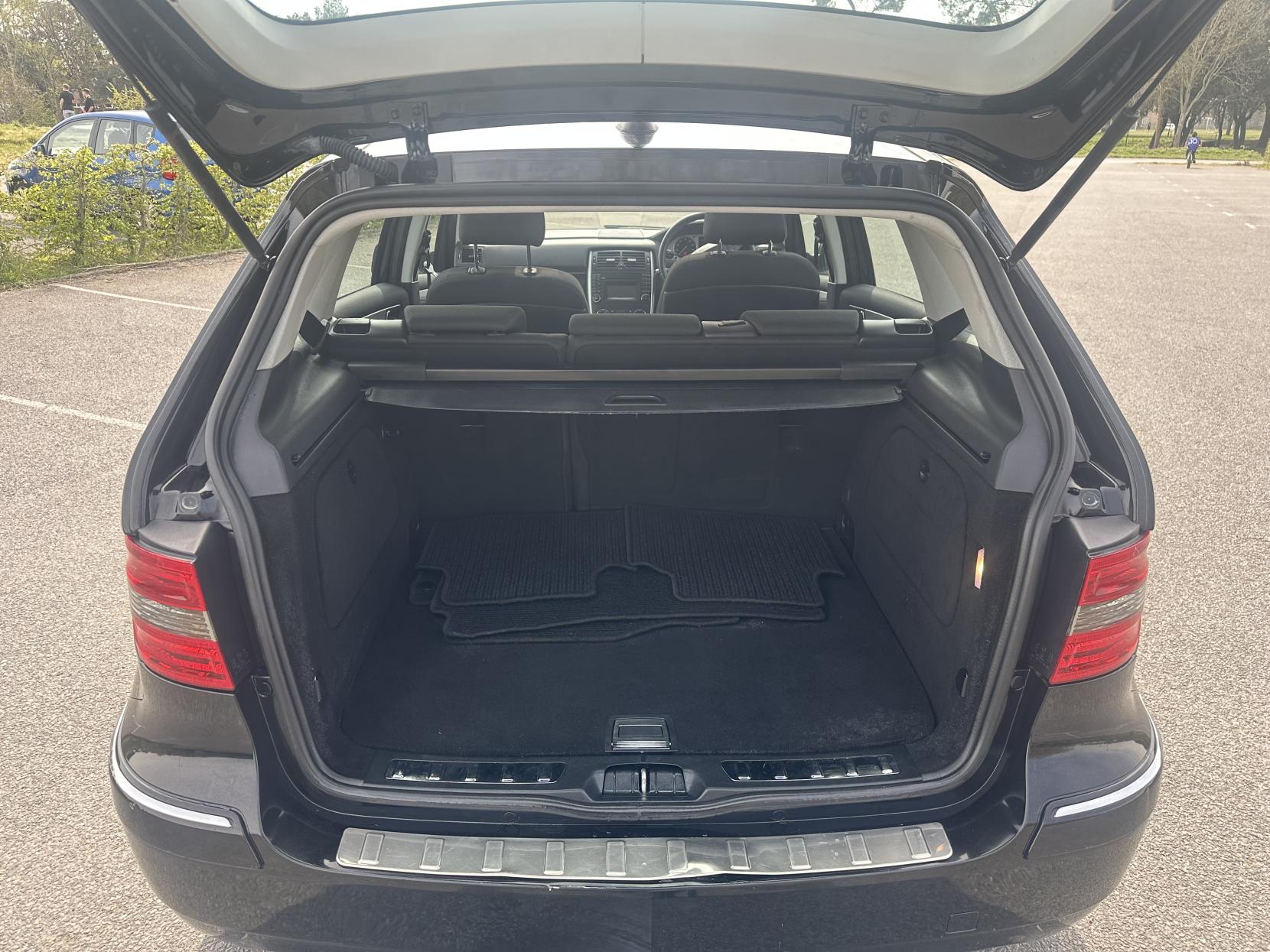 Mercedes-Benz B Class 1.5 B160 SE MPV 5dr Petrol CVT (166 g/km, 95 bhp)