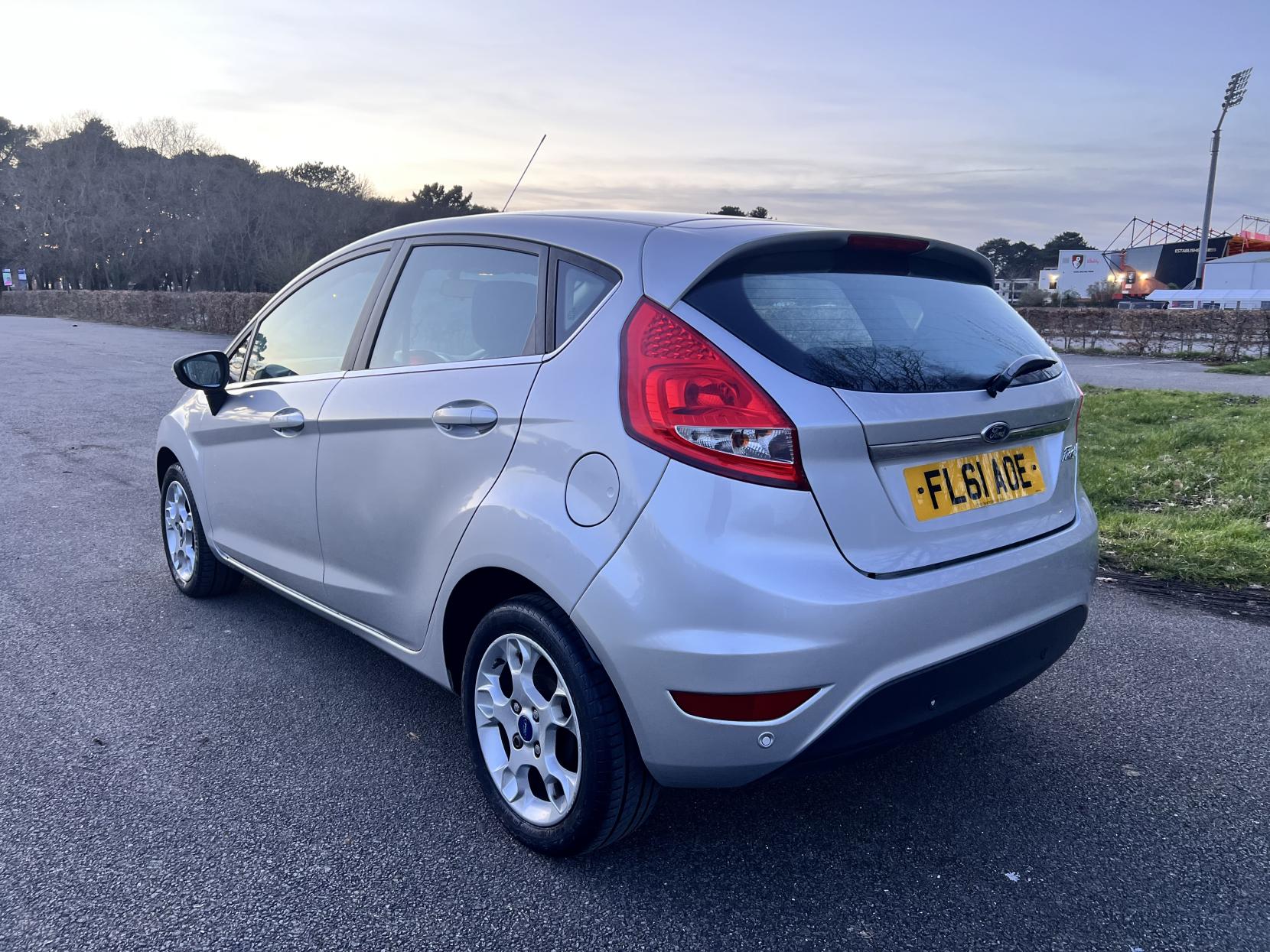 Ford Fiesta 1.4 Zetec Hatchback 5dr Petrol Manual (133 g/km, 94 bhp)