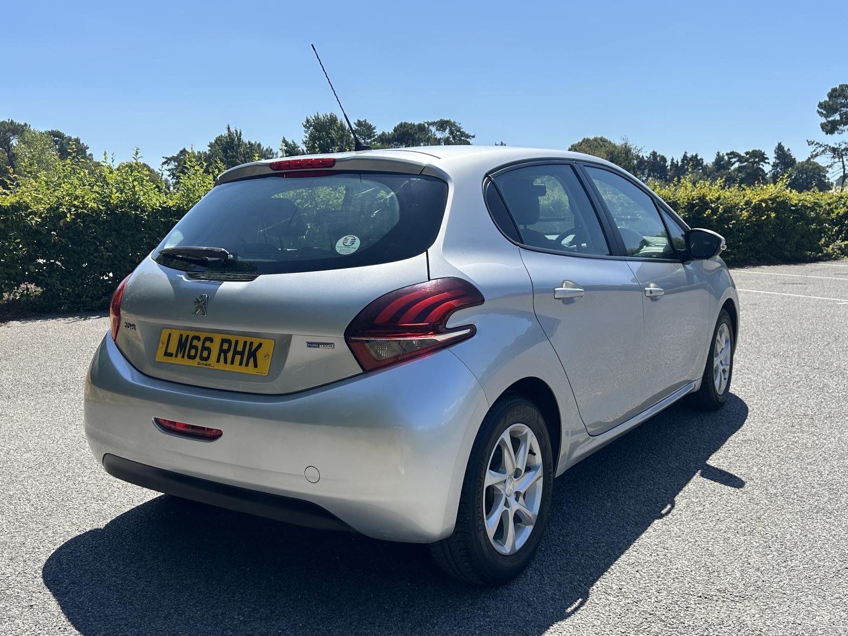 Peugeot 208 1.2 PureTech Active Hatchback 5dr Petrol Manual Euro 6 (82 ps)