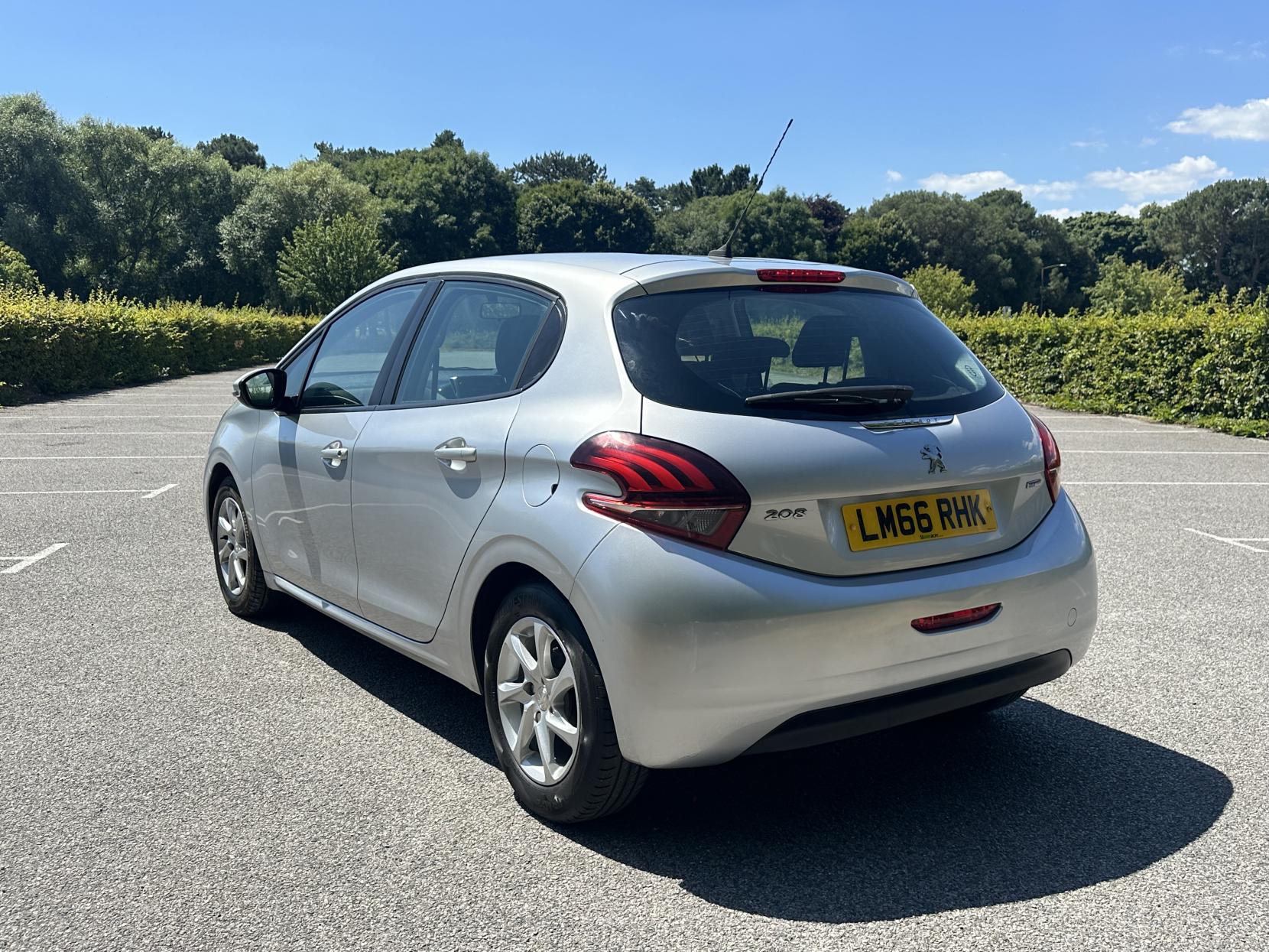 Peugeot 208 1.2 PureTech Active Hatchback 5dr Petrol Manual Euro 6 (82 ps)