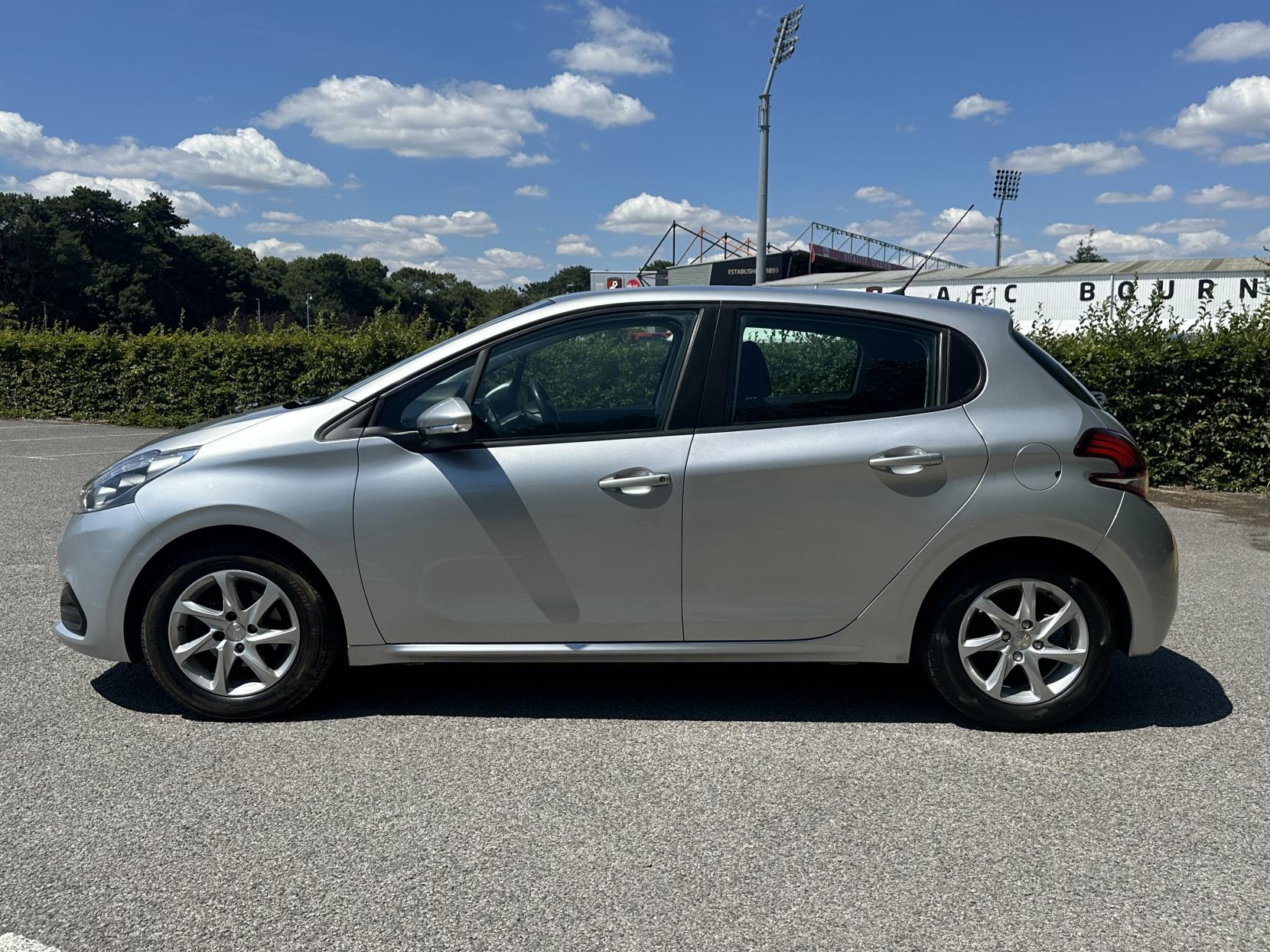 Peugeot 208 1.2 PureTech Active Hatchback 5dr Petrol Manual Euro 6 (82 ps)
