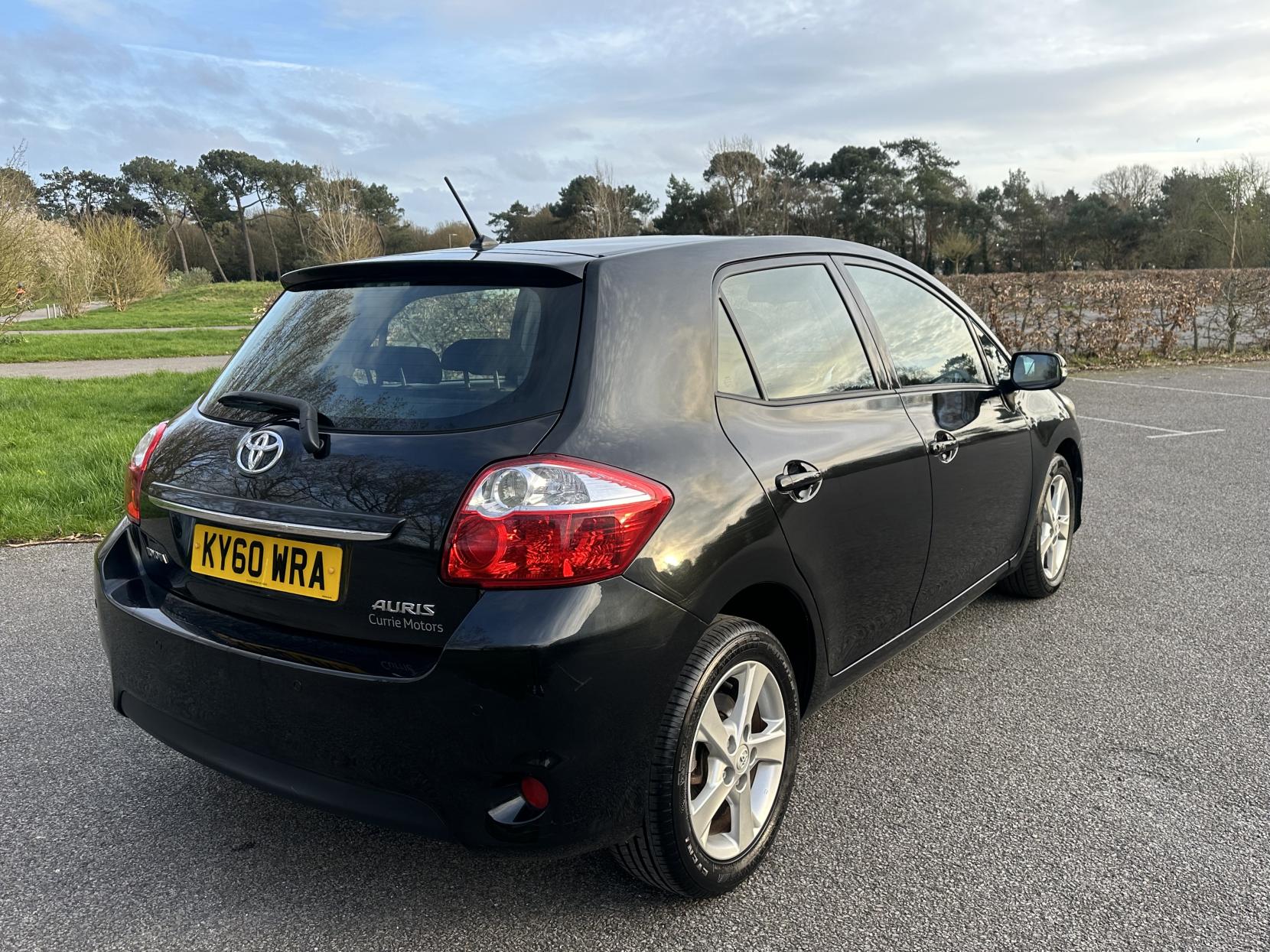 Toyota Auris 1.6 V-Matic TR Hatchback 5dr Petrol MultiMode Euro 5 (132 ps)