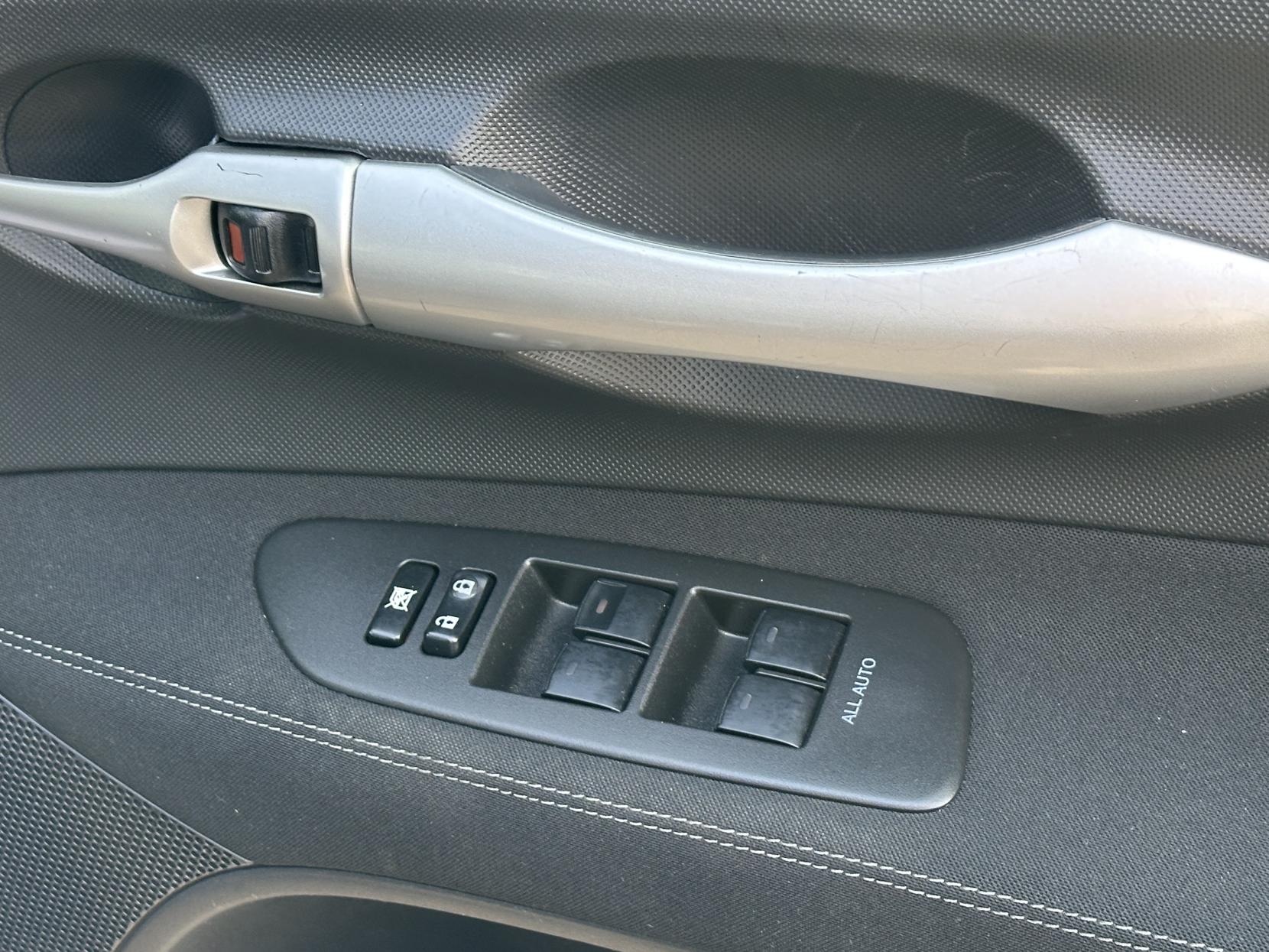 Toyota Auris 1.6 V-Matic TR Hatchback 5dr Petrol MultiMode Euro 5 (132 ps)