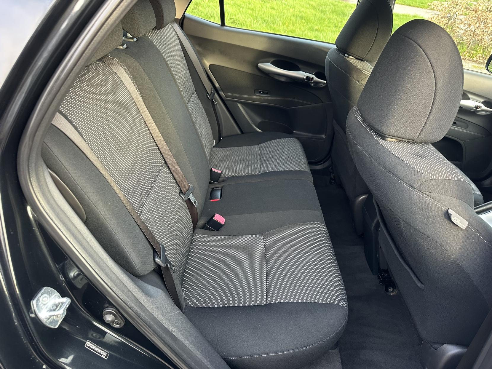 Toyota Auris 1.6 V-Matic TR Hatchback 5dr Petrol MultiMode Euro 5 (132 ps)