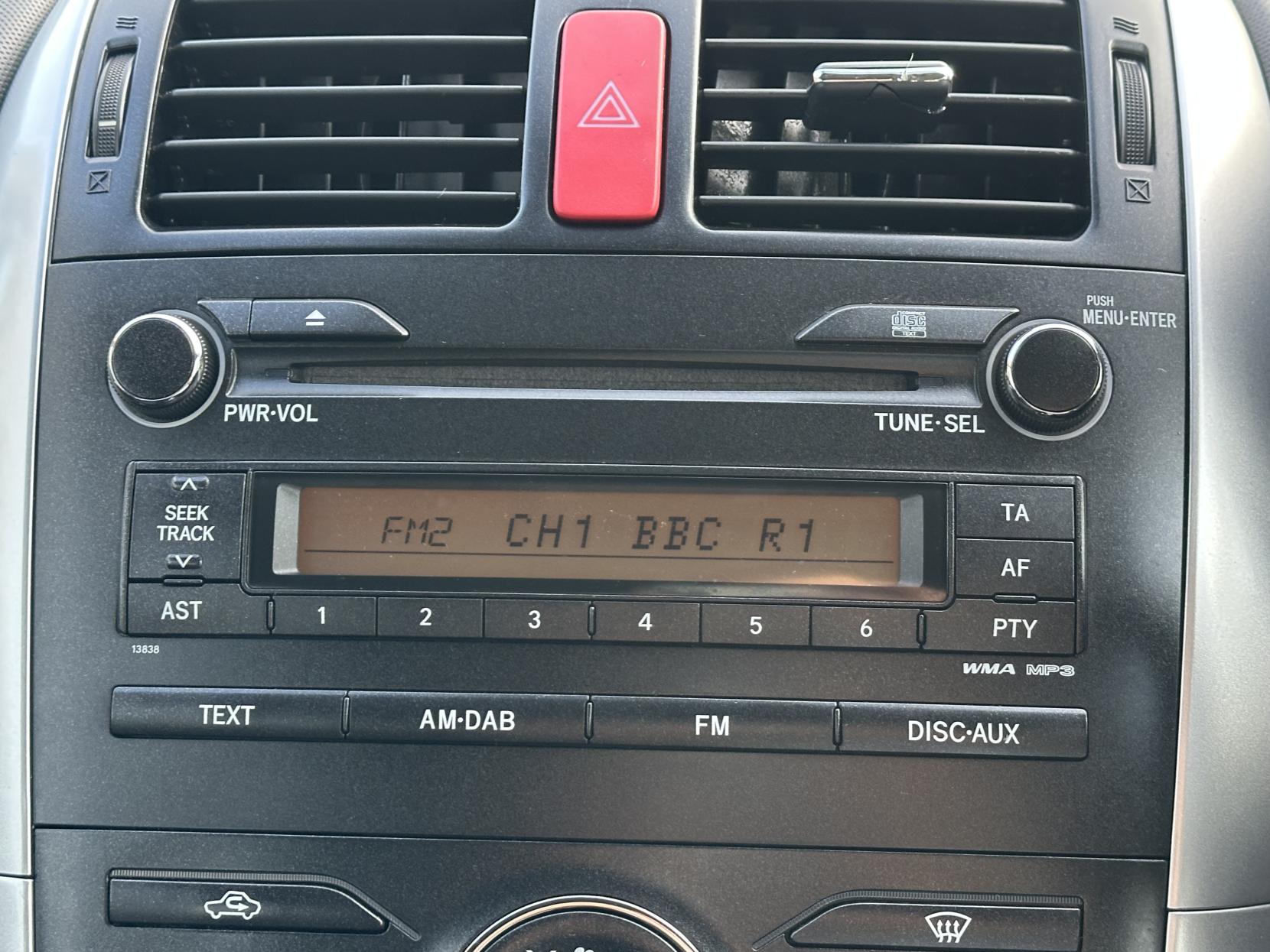 Toyota Auris 1.6 V-Matic TR Hatchback 5dr Petrol MultiMode Euro 5 (132 ps)