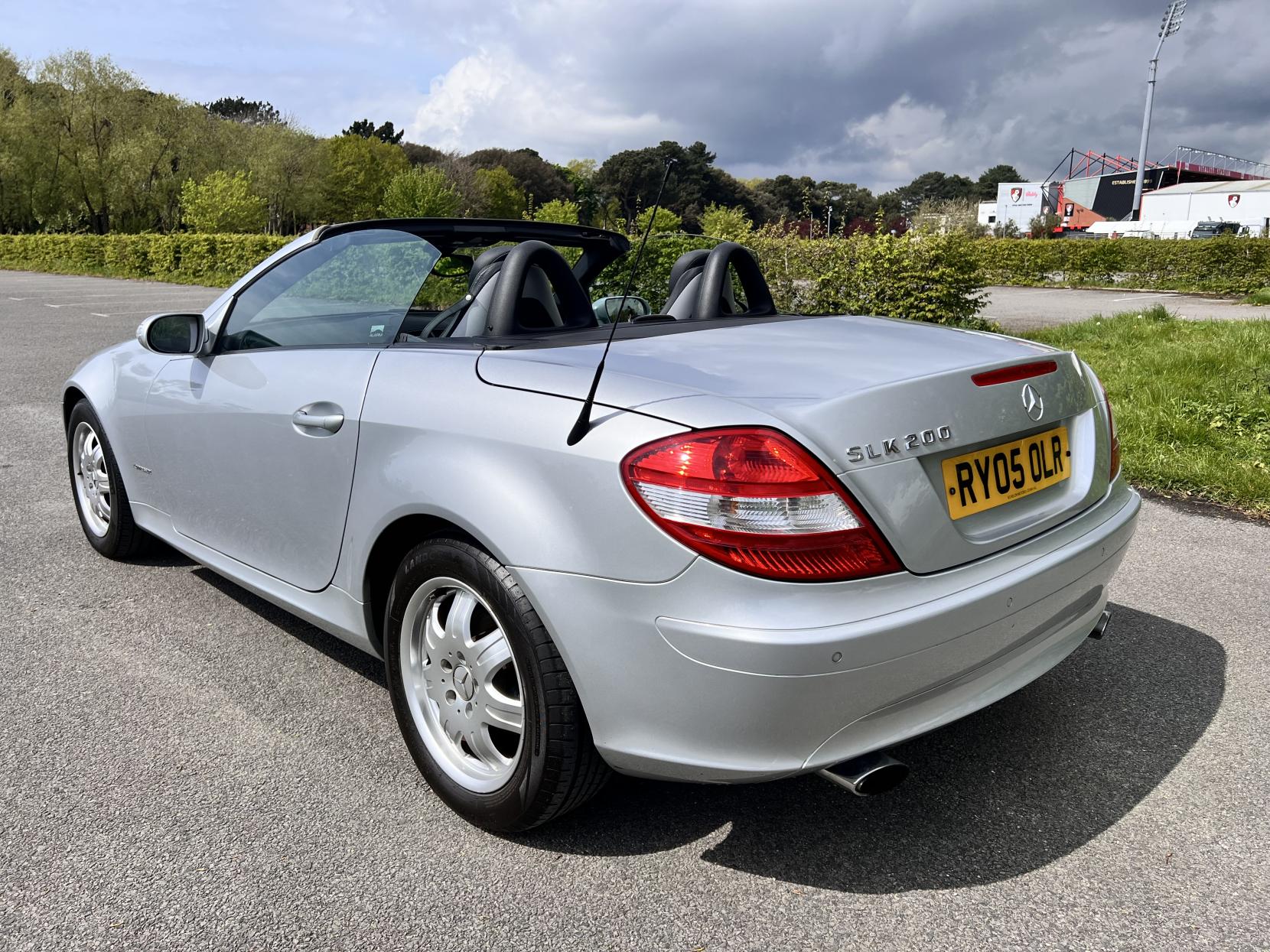 Mercedes-Benz SLK 1.8 SLK200 Kompressor Convertible 2dr Petrol Automatic (211 g/km, 163 bhp)