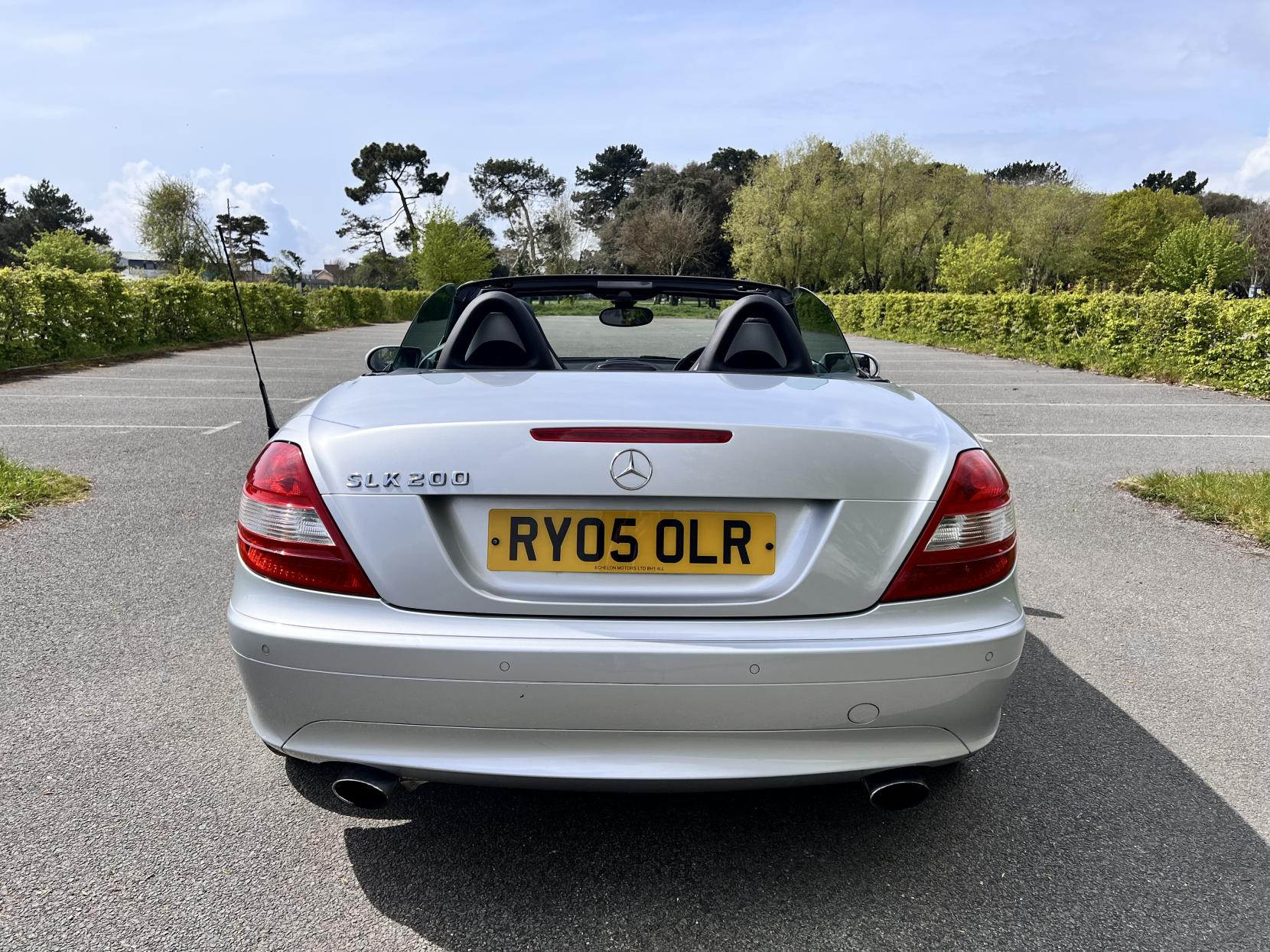 Mercedes-Benz SLK 1.8 SLK200 Kompressor Convertible 2dr Petrol Automatic (211 g/km, 163 bhp)