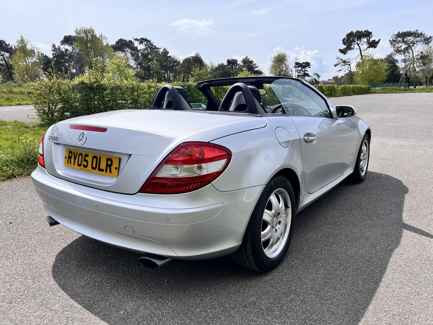 Mercedes-Benz SLK 1.8 SLK200 Kompressor Convertible 2dr Petrol Automatic (211 g/km, 163 bhp)