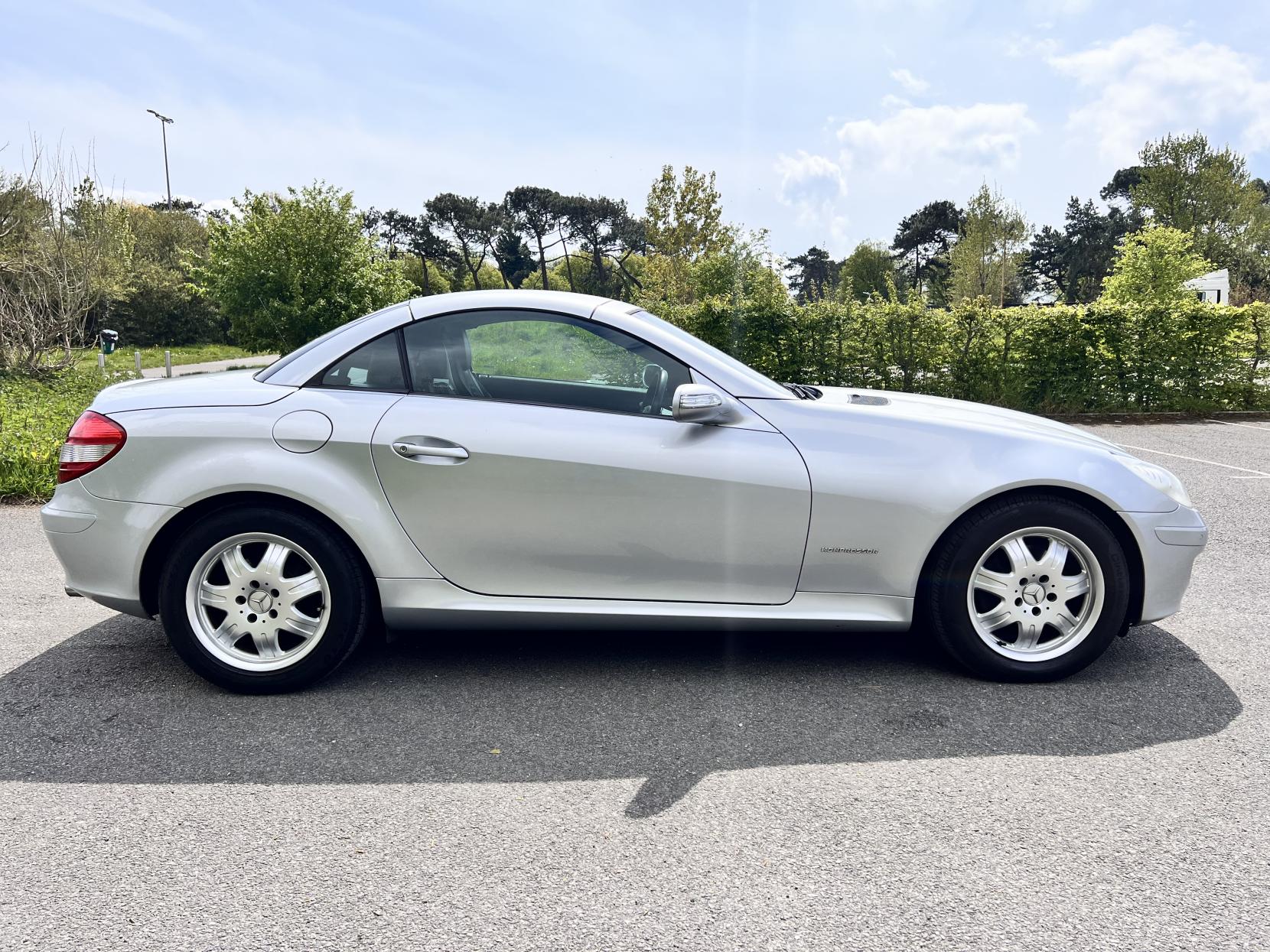 Mercedes-Benz SLK 1.8 SLK200 Kompressor Convertible 2dr Petrol Automatic (211 g/km, 163 bhp)