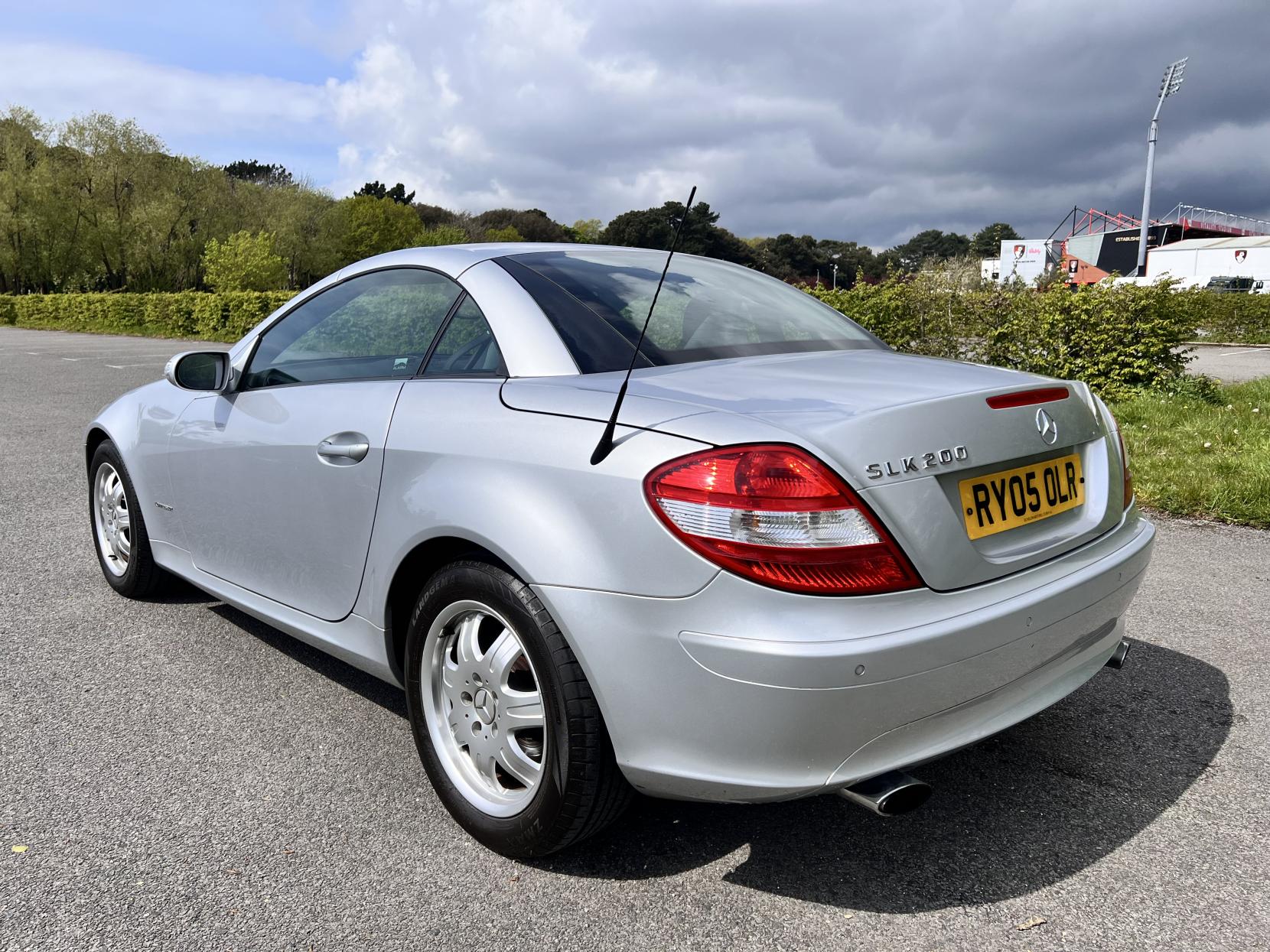 Mercedes-Benz SLK 1.8 SLK200 Kompressor Convertible 2dr Petrol Automatic (211 g/km, 163 bhp)