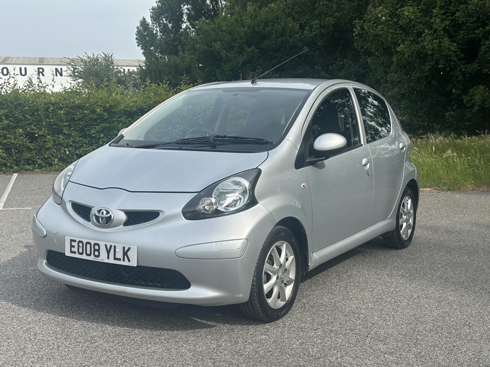 Toyota AYGO 1.0 VVT-i Platinum Hatchback 5dr Petrol Manual Euro 4 (67 bhp)