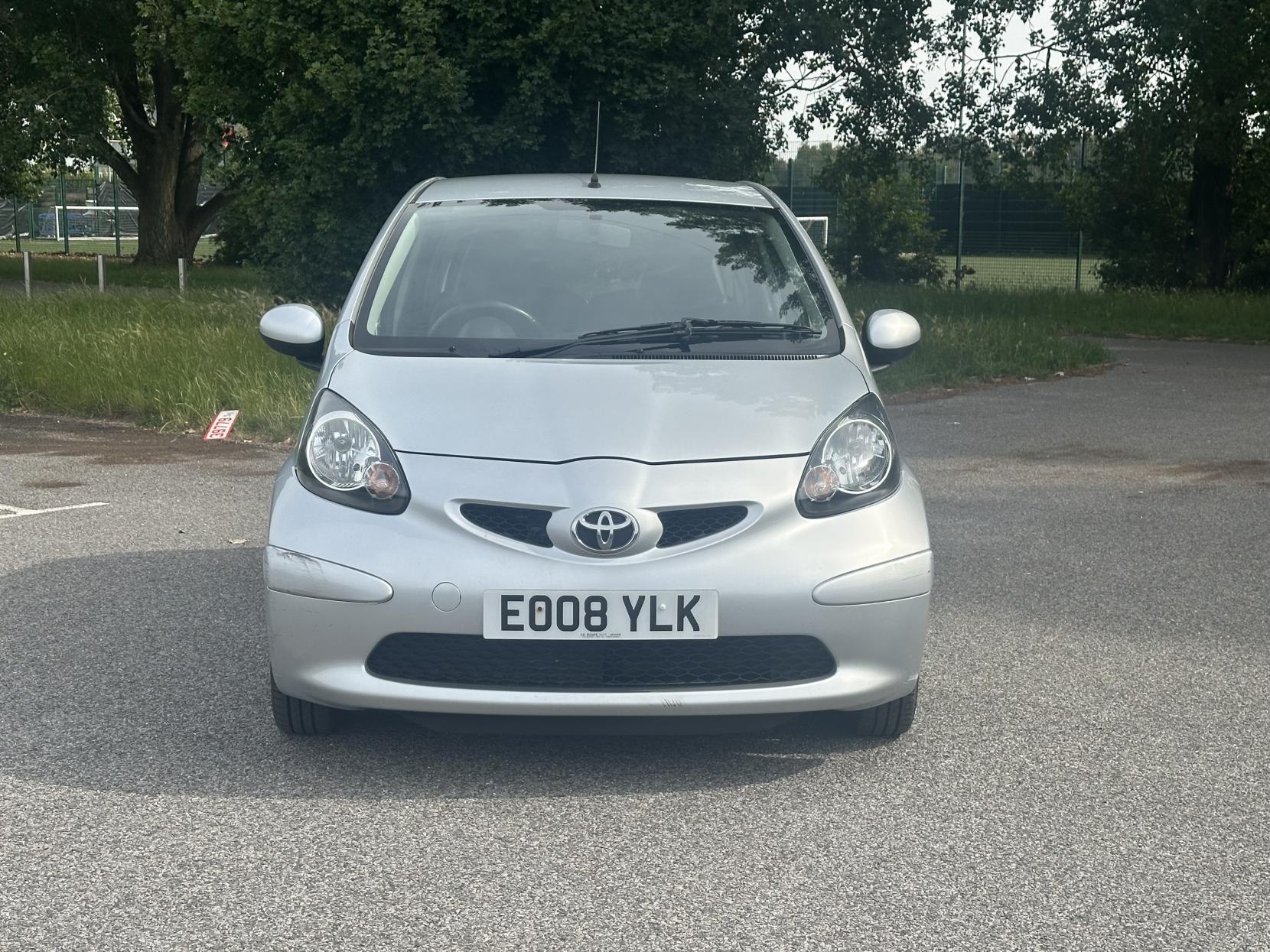 Toyota AYGO 1.0 VVT-i Platinum Hatchback 5dr Petrol Manual Euro 4 (67 bhp)