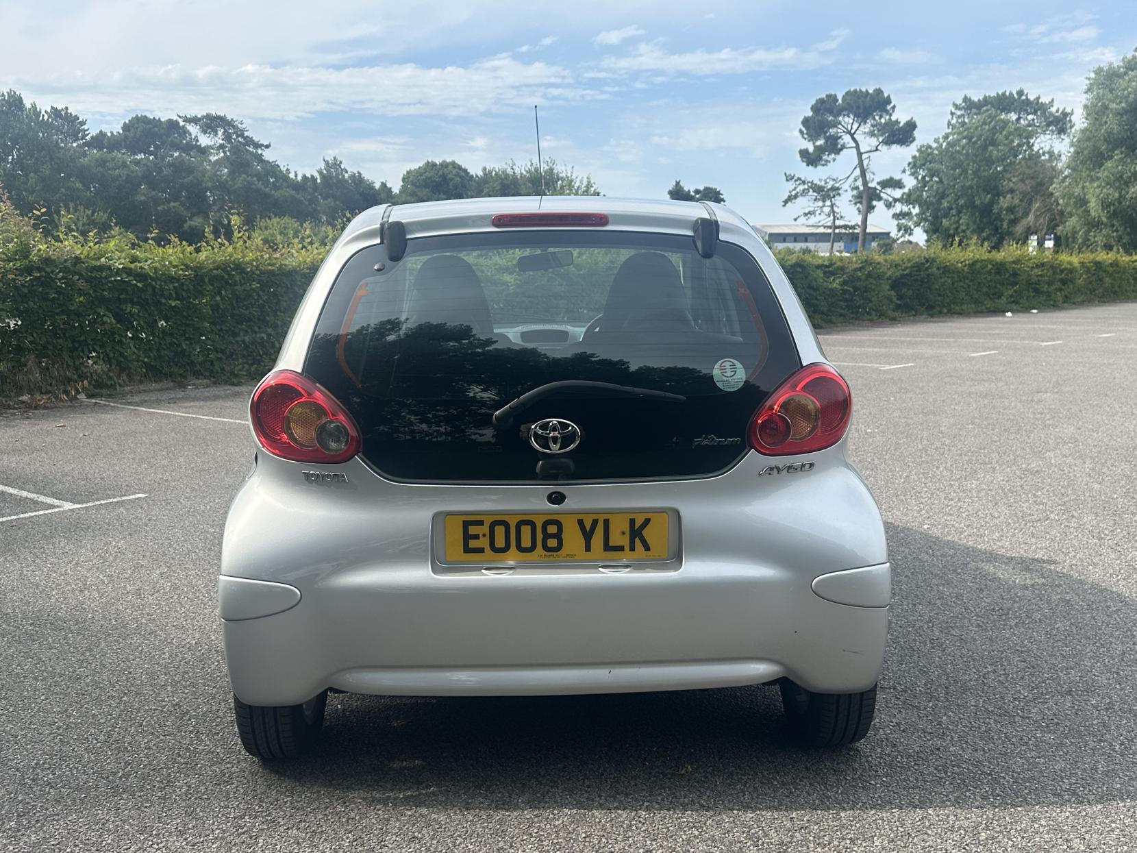 Toyota AYGO 1.0 VVT-i Platinum Hatchback 5dr Petrol Manual Euro 4 (67 bhp)