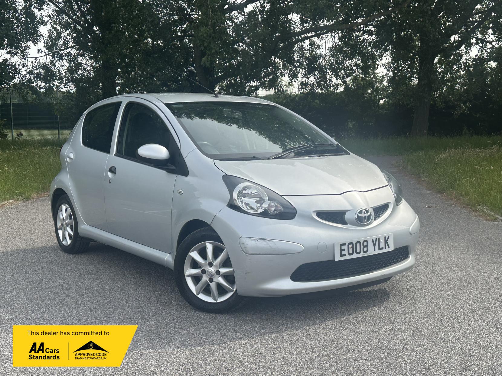 Toyota AYGO 1.0 VVT-i Platinum Hatchback 5dr Petrol Manual Euro 4 (67 bhp)