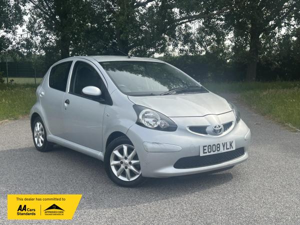 Toyota AYGO 1.0 VVT-i Platinum Hatchback 5dr Petrol Manual Euro 4 (67 bhp)
