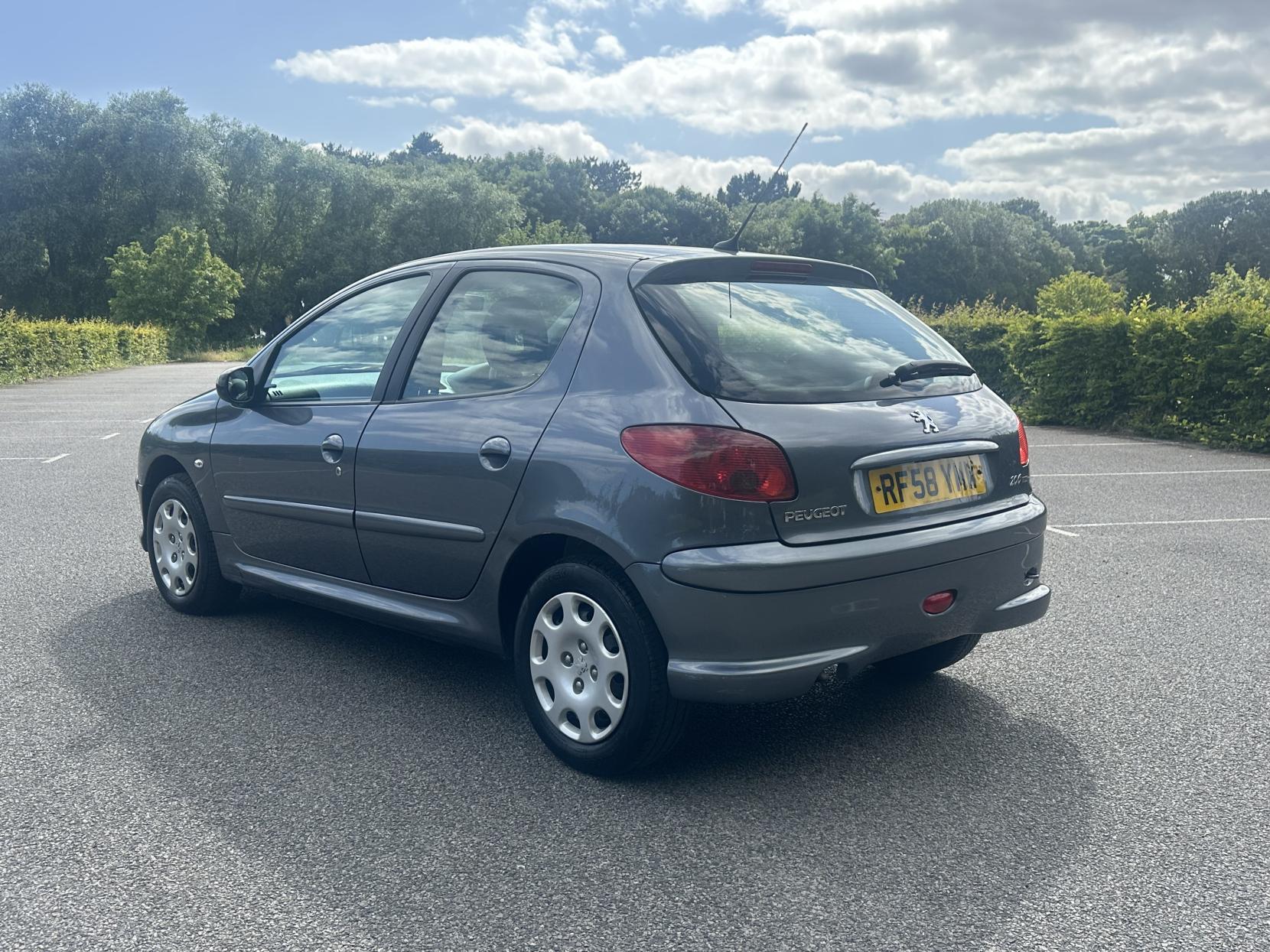 Peugeot 206 1.4 HDi Look Hatchback 5dr Diesel Manual (116 g/km, 68 bhp)