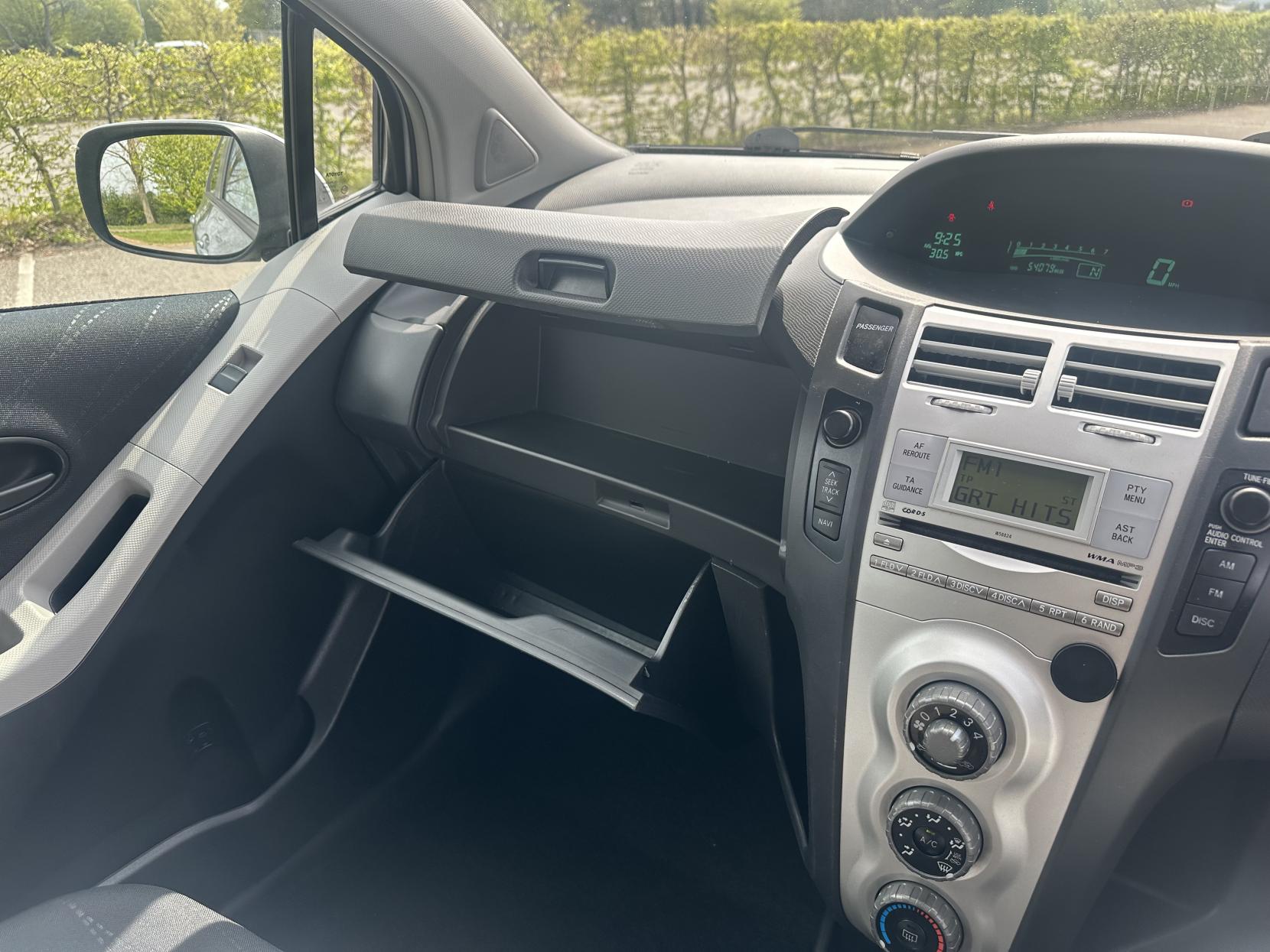 Toyota Yaris 1.3 Zinc Hatchback 5dr Petrol Multimode (136 g/km, 85 bhp)