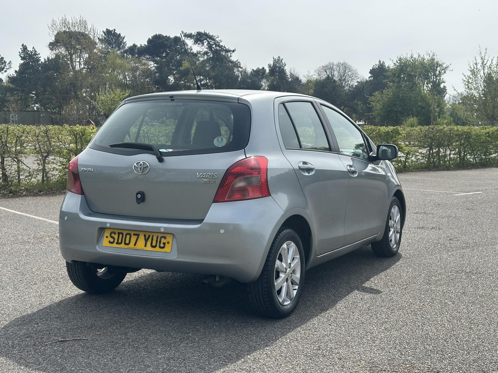 Toyota Yaris 1.3 Zinc Hatchback 5dr Petrol Multimode (136 g/km, 85 bhp)