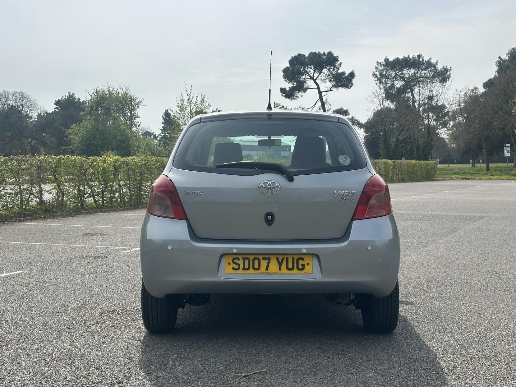 Toyota Yaris 1.3 Zinc Hatchback 5dr Petrol Multimode (136 g/km, 85 bhp)