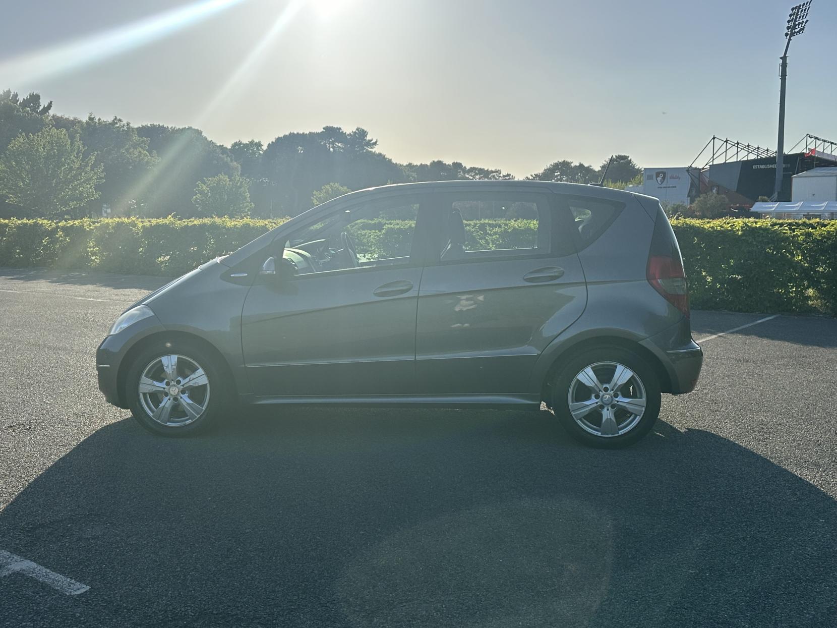 Mercedes-Benz A Class 1.7 A180 Avantgarde SE Hatchback 5dr Petrol CVT (166 g/km, 116 bhp)