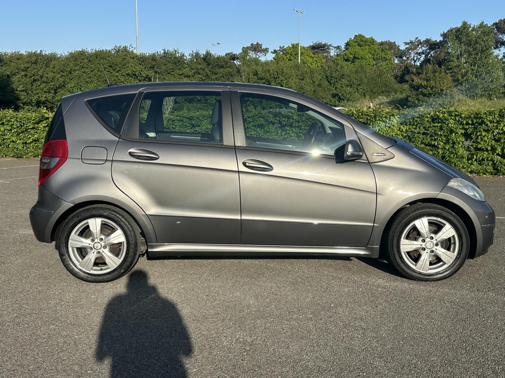 Mercedes-Benz A Class 1.7 A180 Avantgarde SE Hatchback 5dr Petrol CVT (166 g/km, 116 bhp)