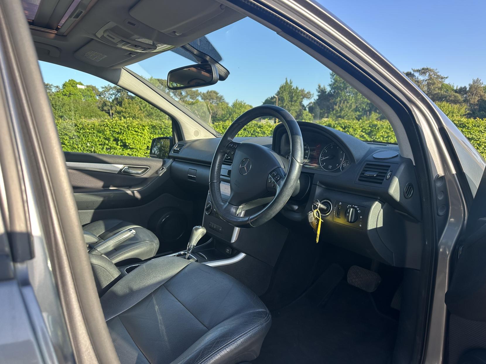 Mercedes-Benz A Class 1.7 A180 Avantgarde SE Hatchback 5dr Petrol CVT (166 g/km, 116 bhp)