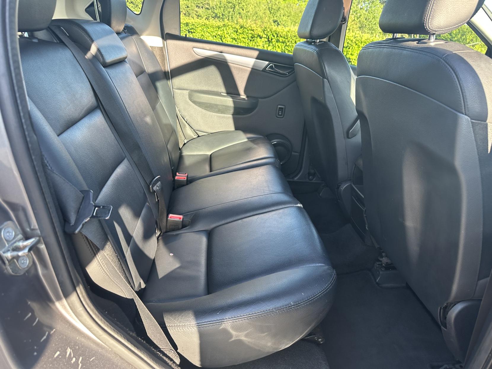 Mercedes-Benz A Class 1.7 A180 Avantgarde SE Hatchback 5dr Petrol CVT (166 g/km, 116 bhp)