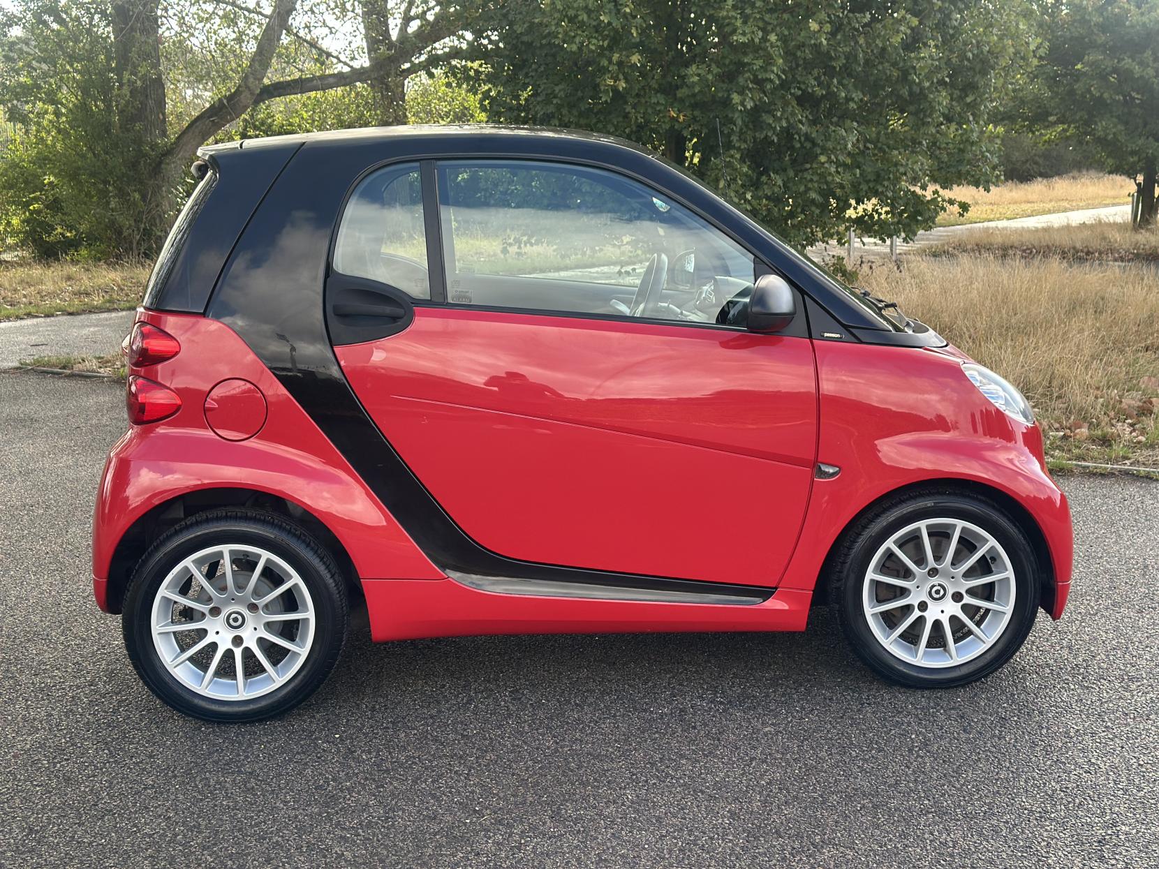 Smart fortwo 1.0 MHD Passion Coupe 2dr Petrol SoftTouch Euro 5 (s/s) (71 bhp)