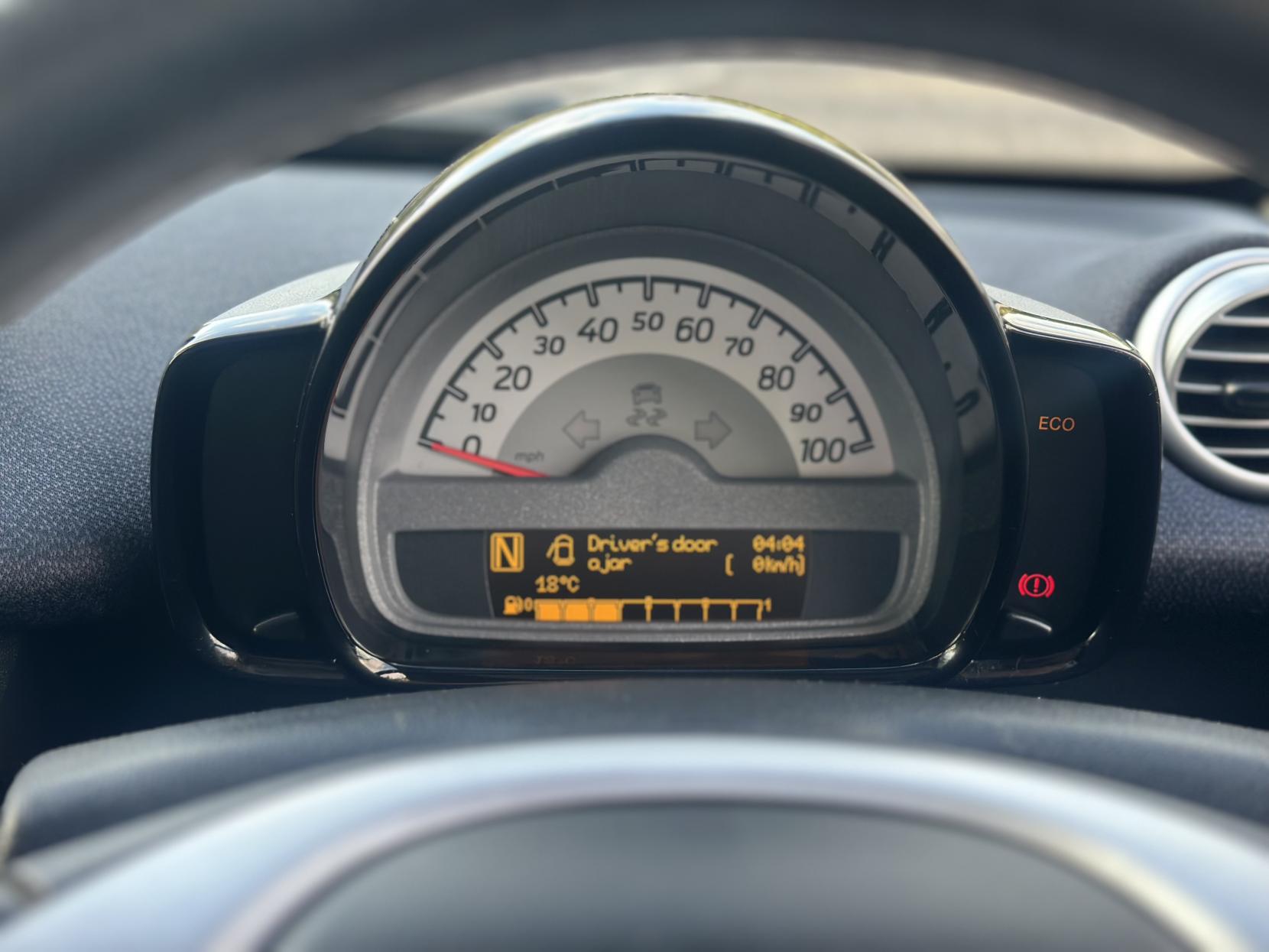 Smart fortwo 1.0 MHD Passion Coupe 2dr Petrol SoftTouch Euro 5 (s/s) (71 bhp)