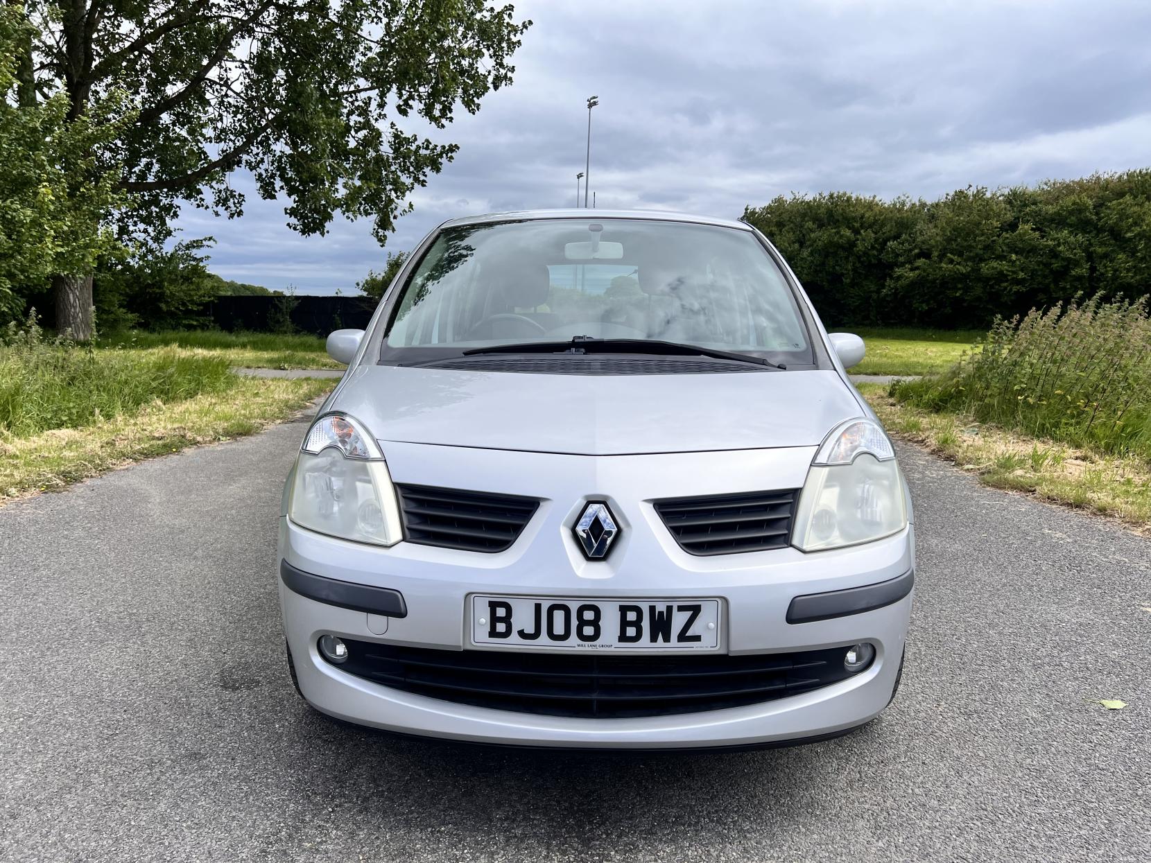 Renault Modus 1.4 16v Dynamique Hatchback 5dr Petrol Manual (161 g/km, 98 bhp)