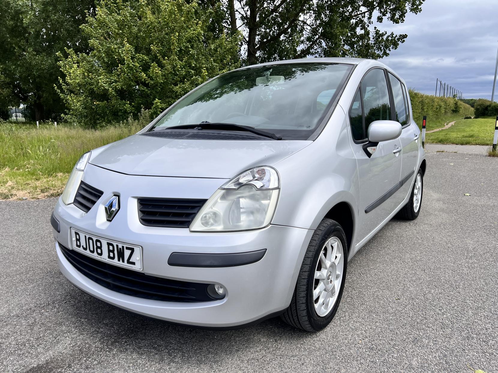 Renault Modus 1.4 16v Dynamique Hatchback 5dr Petrol Manual (161 g/km, 98 bhp)