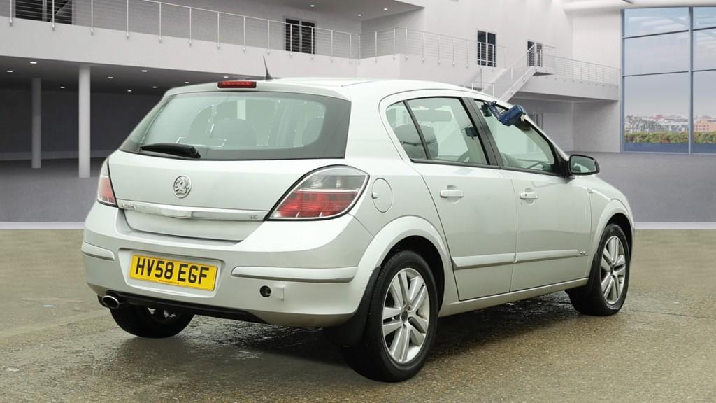 Vauxhall Astra 1.6i 16v SXi Hatchback 5dr Petrol Manual (155 g/km, 113 bhp)