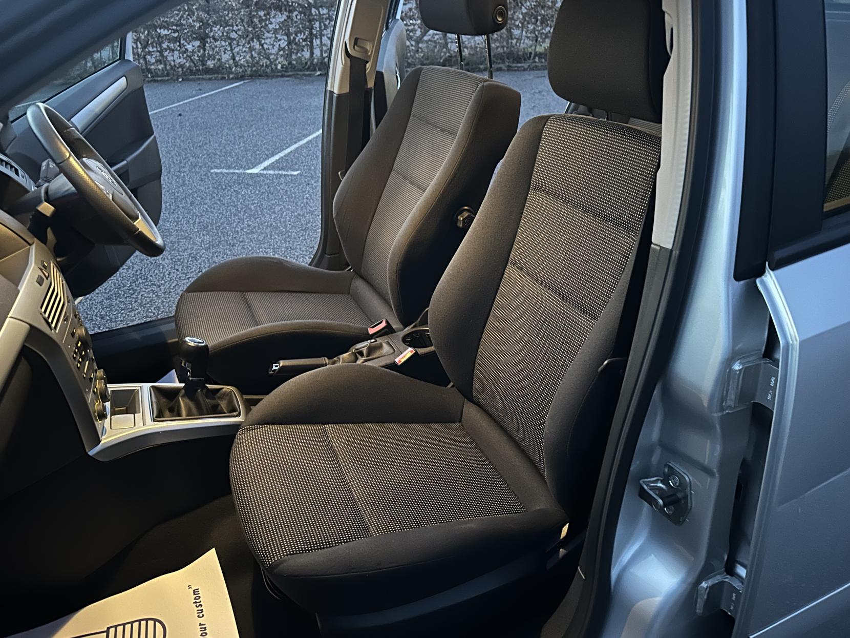 Vauxhall Astra 1.6i 16v SXi Hatchback 5dr Petrol Manual (155 g/km, 113 bhp)