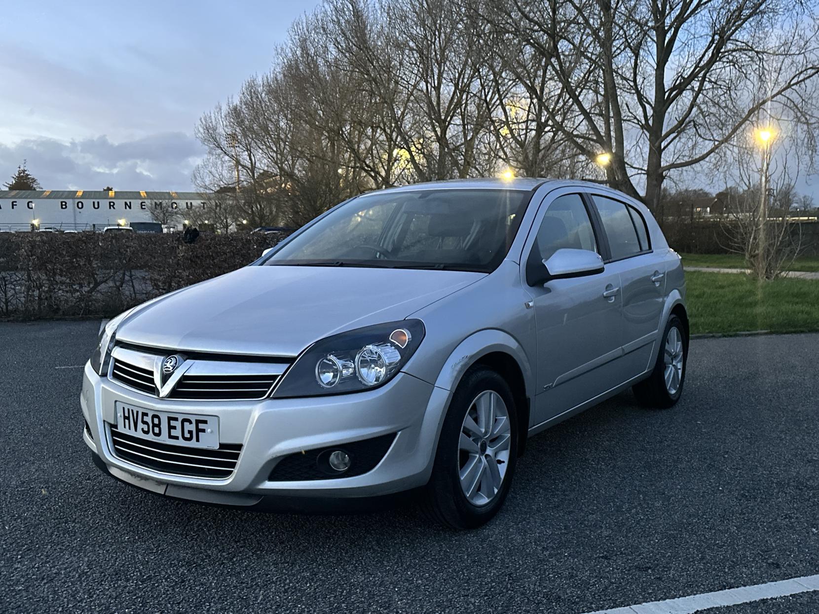 Vauxhall Astra 1.6i 16v SXi Hatchback 5dr Petrol Manual (155 g/km, 113 bhp)