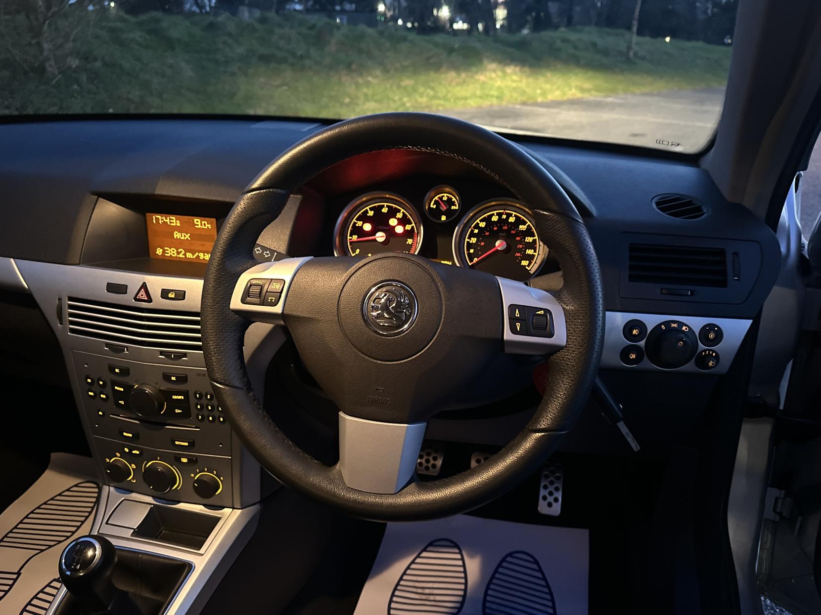 Vauxhall Astra 1.6i 16v SXi Hatchback 5dr Petrol Manual (155 g/km, 113 bhp)