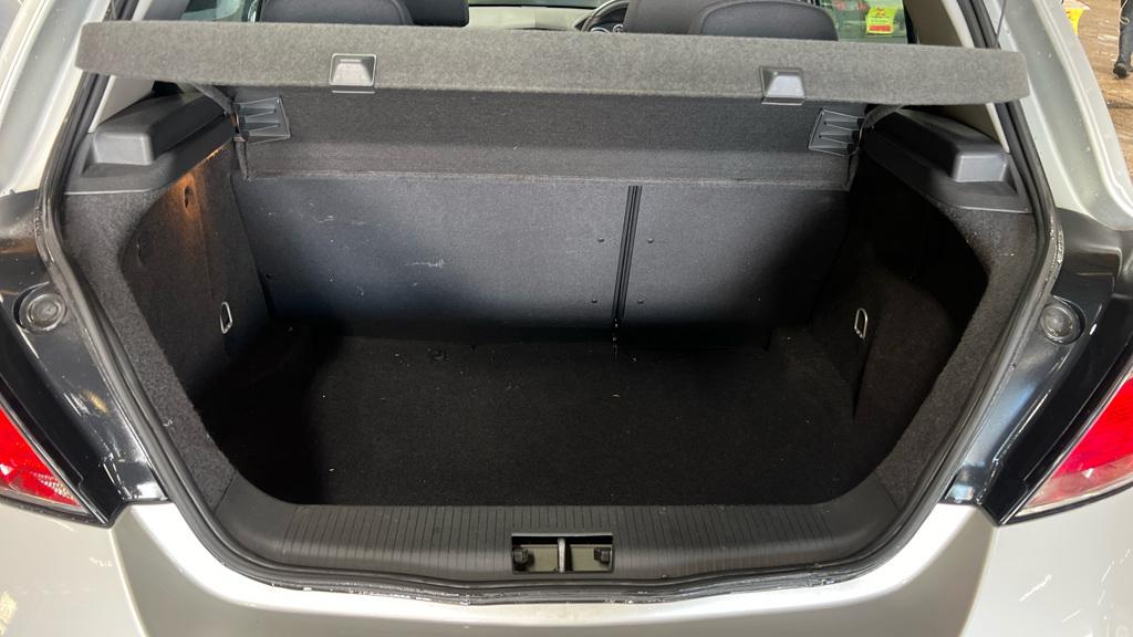 Vauxhall Astra 1.6i 16v SXi Hatchback 5dr Petrol Manual (155 g/km, 113 bhp)