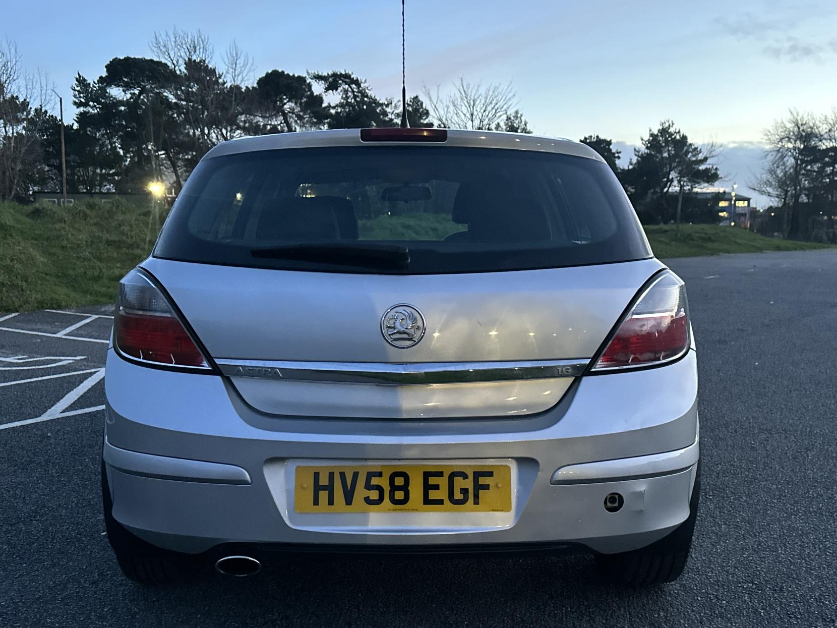 Vauxhall Astra 1.6i 16v SXi Hatchback 5dr Petrol Manual (155 g/km, 113 bhp)