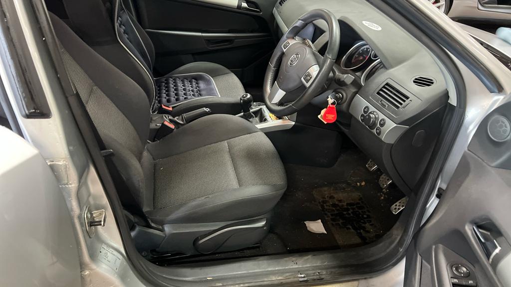 Vauxhall Astra 1.6i 16v SXi Hatchback 5dr Petrol Manual (155 g/km, 113 bhp)