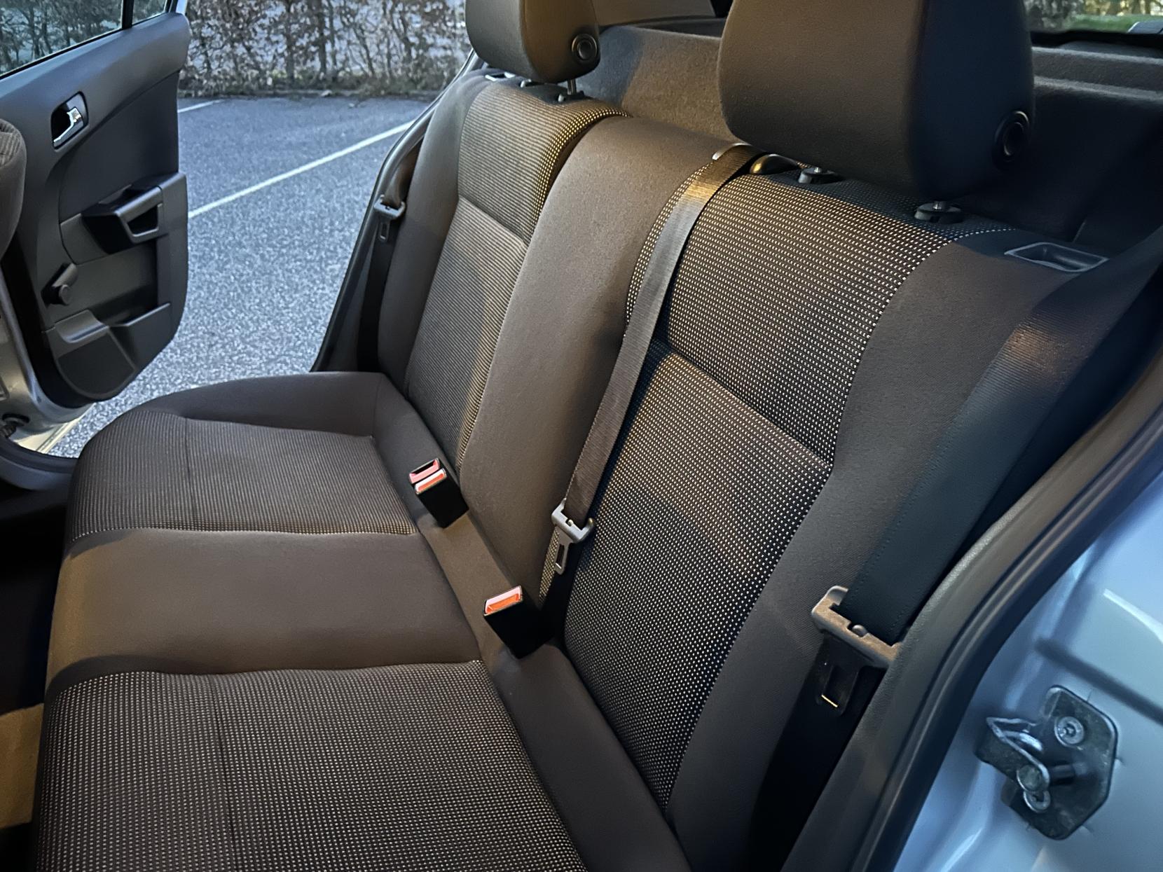 Vauxhall Astra 1.6i 16v SXi Hatchback 5dr Petrol Manual (155 g/km, 113 bhp)