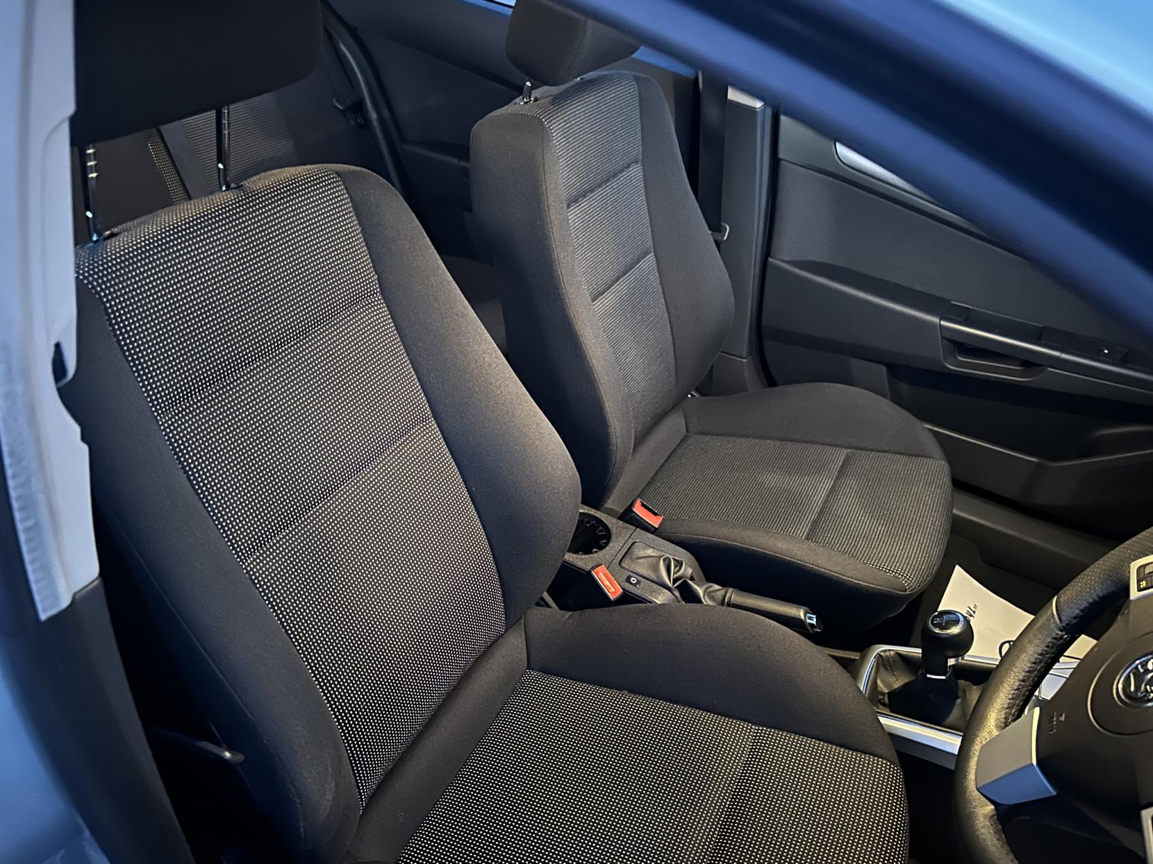 Vauxhall Astra 1.6i 16v SXi Hatchback 5dr Petrol Manual (155 g/km, 113 bhp)