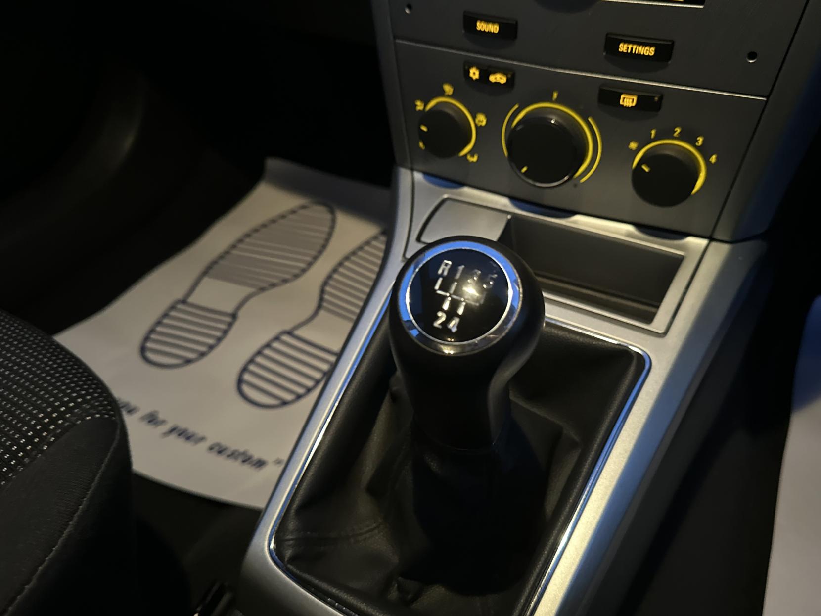 Vauxhall Astra 1.6i 16v SXi Hatchback 5dr Petrol Manual (155 g/km, 113 bhp)