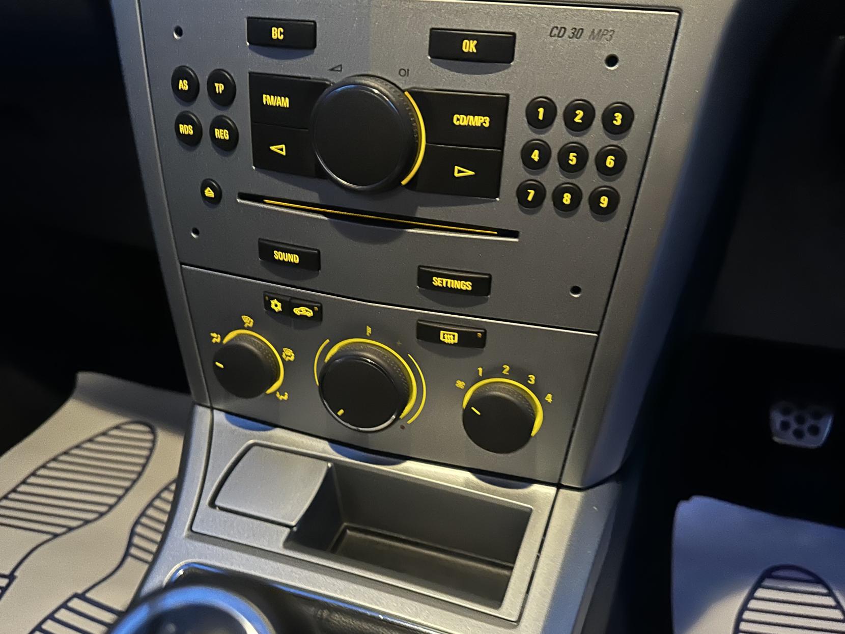 Vauxhall Astra 1.6i 16v SXi Hatchback 5dr Petrol Manual (155 g/km, 113 bhp)